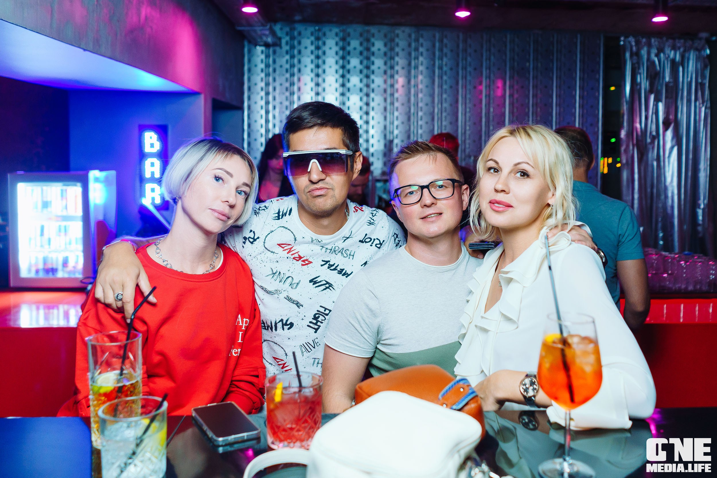Фоторепортаж из клуба UNIVERSAL. One Media Life: фоторепортажи, фотоотчеты с мероприятий и заведений