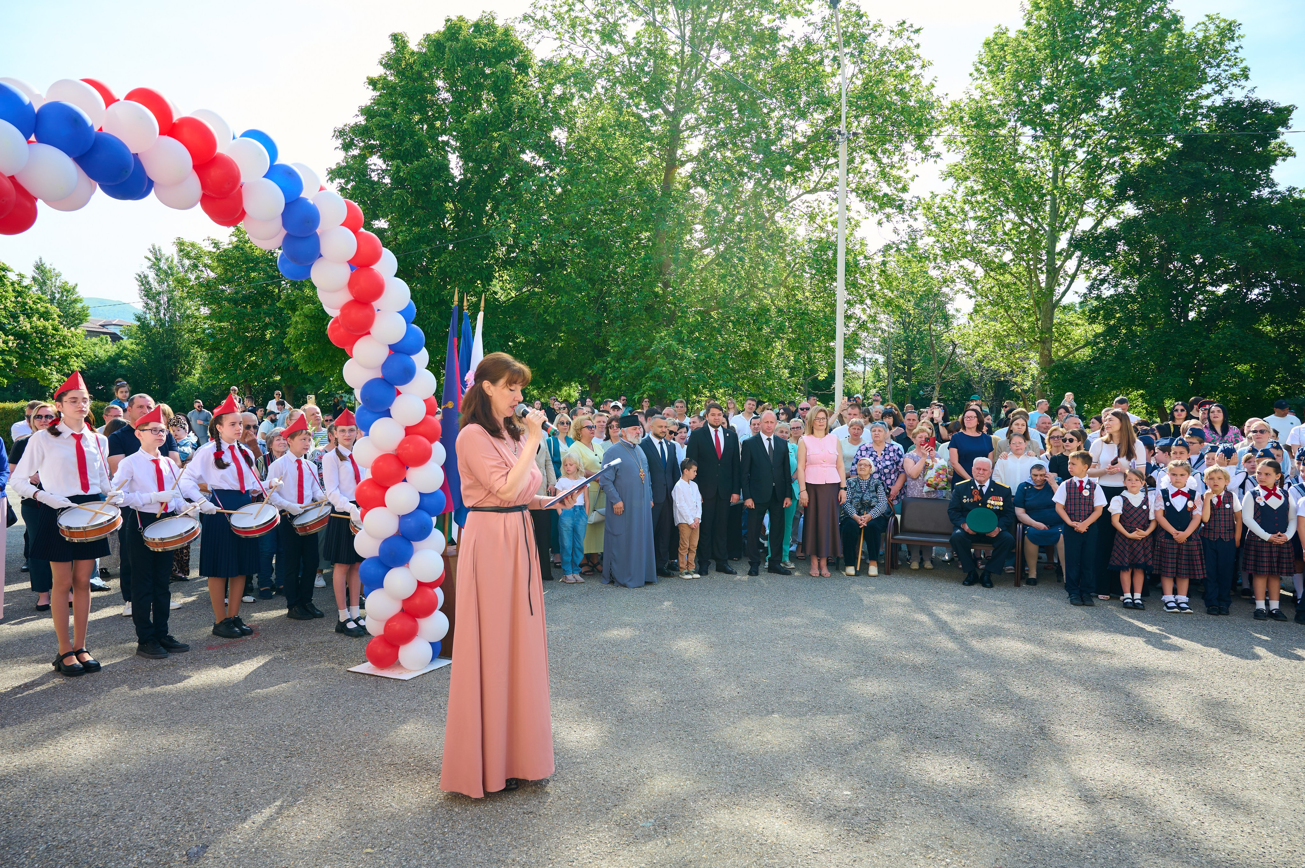 Последний звонок 2025. Жизнь курорта Кабардинка в фотографиях
