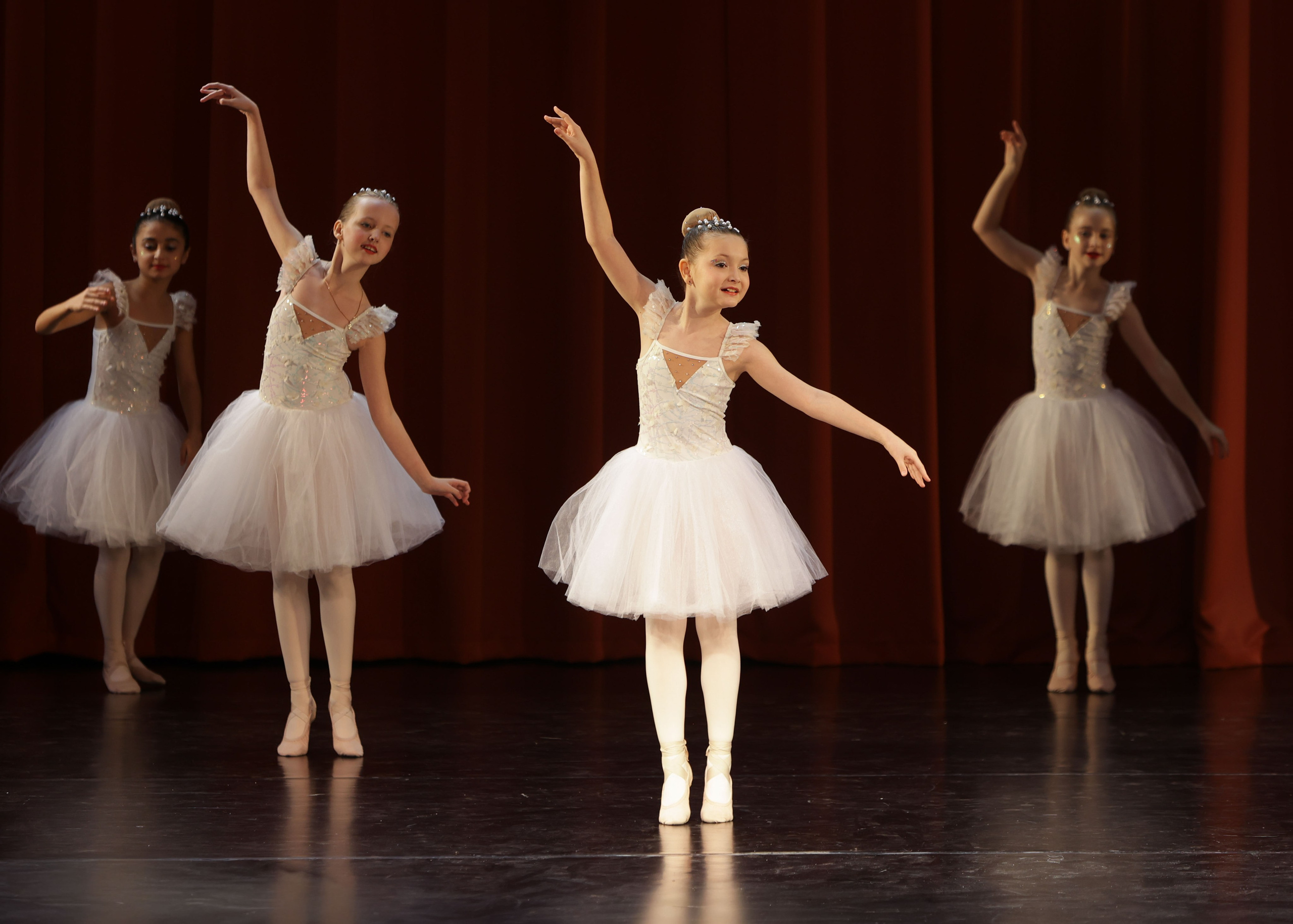 Фестиваль хореографического искусства «КУБОК ЛЕГЕНДЫ — 2025». Выпускные альбомы и школьный фотограф в Подольске, Троицке, Щербинке, Москве и Московской области