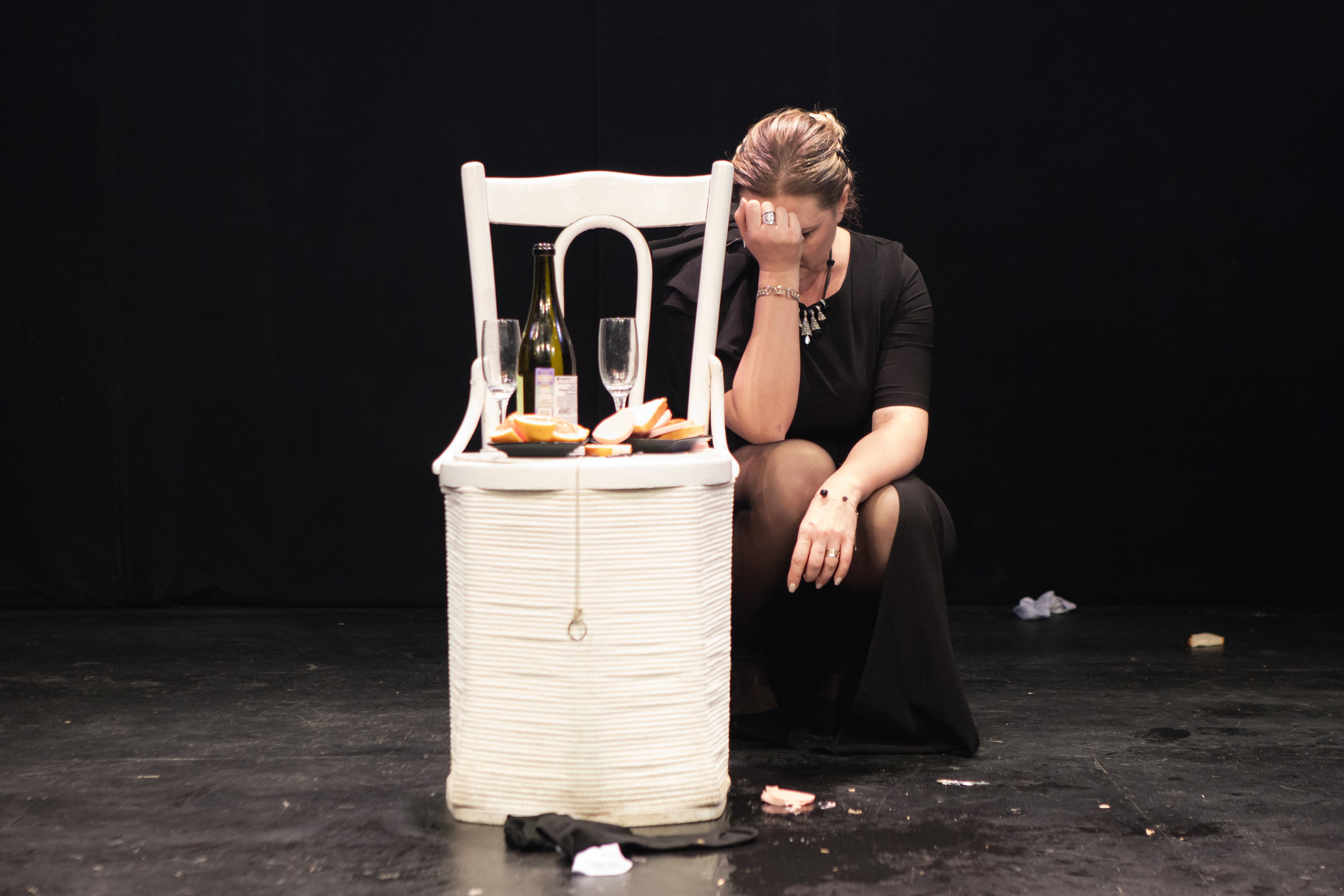 Спектакль «Любовь у сливного бачка». Репортажный фотограф в Перми Денис Голдобин