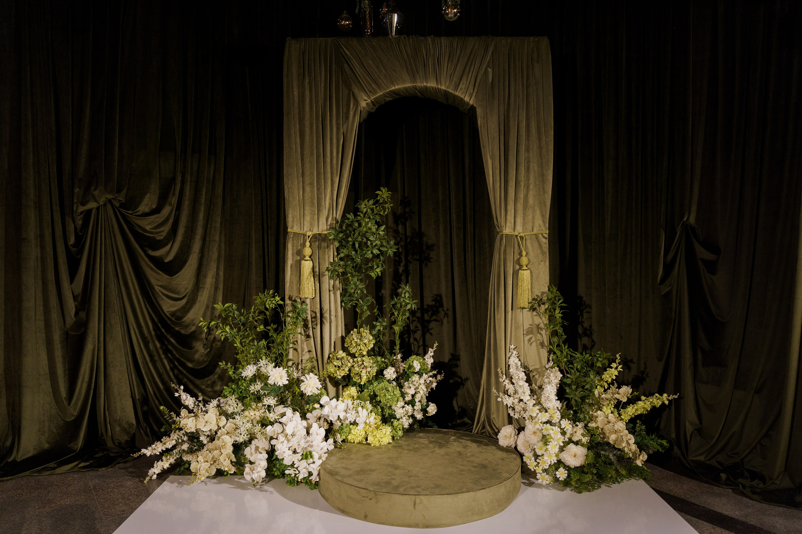 Сватовство в Краснодаре от лучших свадебных фотографов и операторов ТВИНС СТУДИО. ТВИНС СТУДИО — лучшие свадебные фотографы и видеографы в Краснодаре