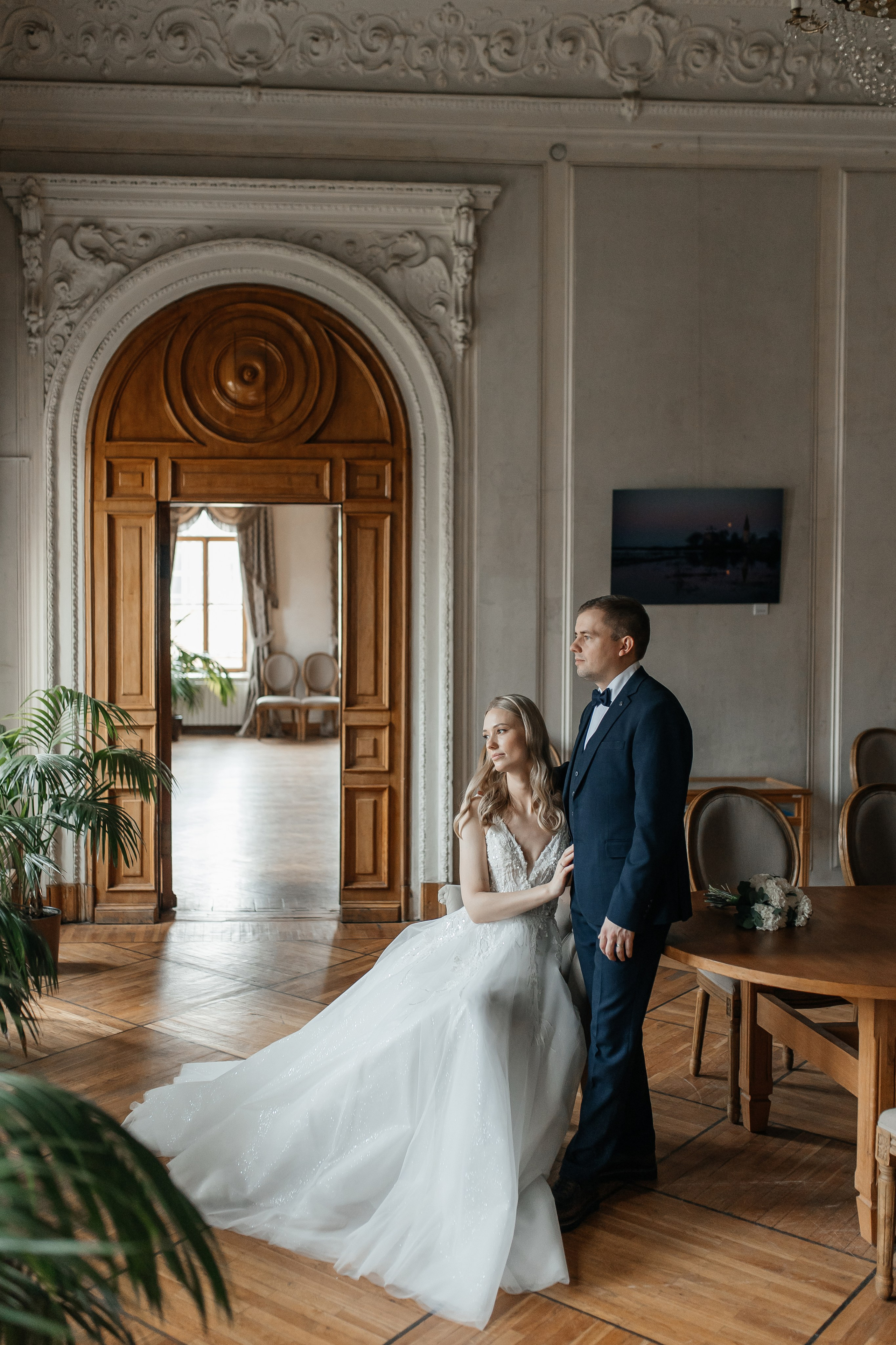 Свадебная фотосессия в библиотеке читальне Пушкина. Свадебный фотограф в Москве Дарья Олендарёва