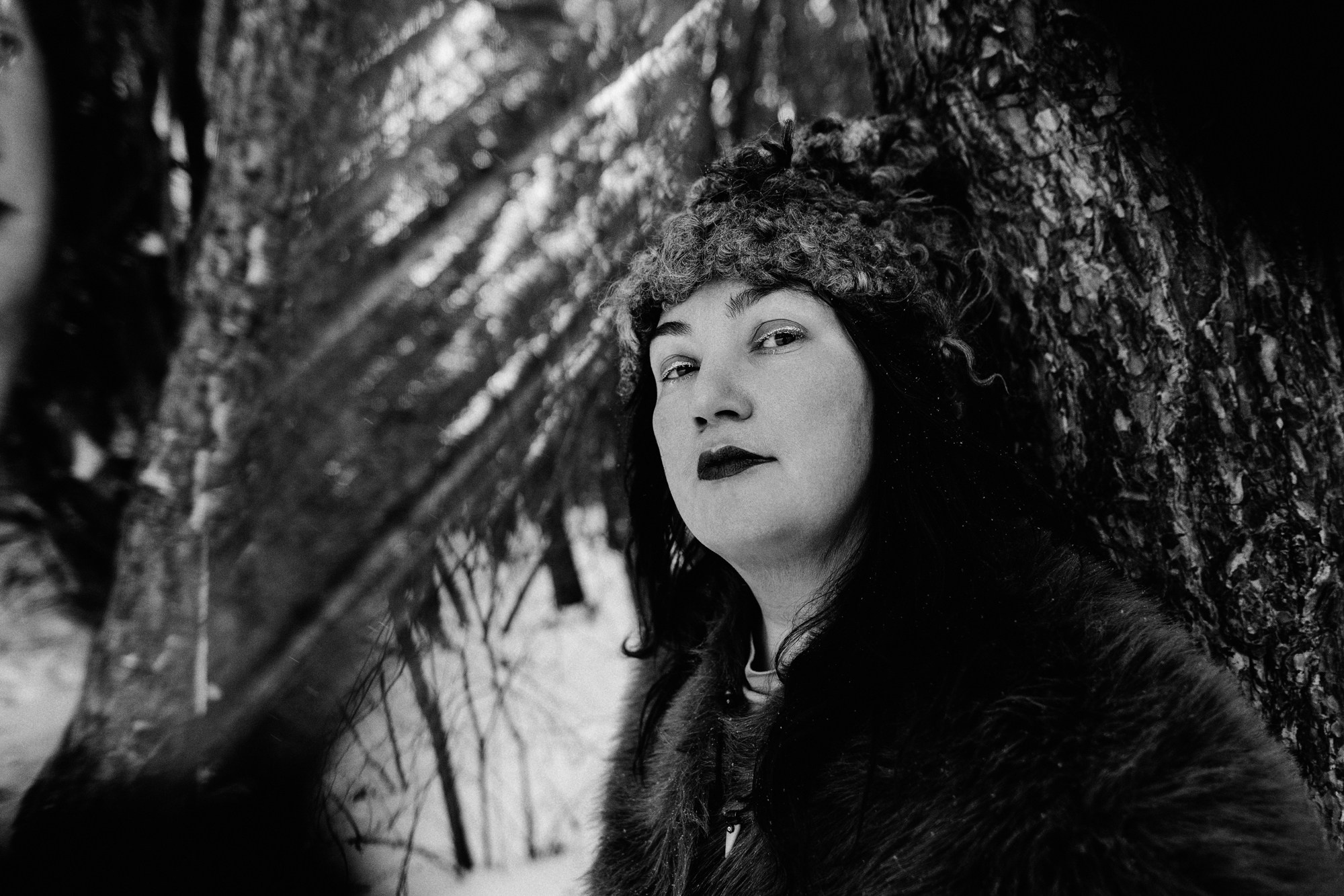 Зимняя фотосессия в Затюменском парке (Тюмень) | Художественная съемка от Daria Mars. Портретный фотограф Тюмень Дарья Мустафина