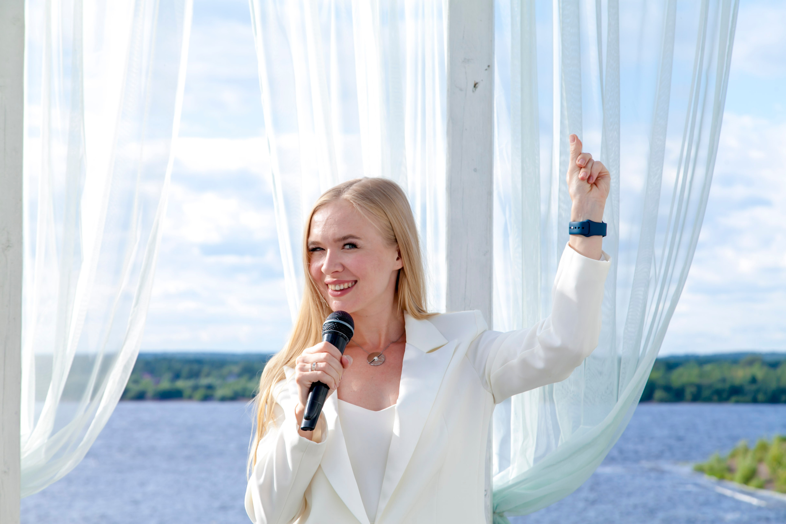 Ведущая на свадьбу Мария Снегур. Ведущий, Тамада, DJ, фото в Перми. Хорошее настроение