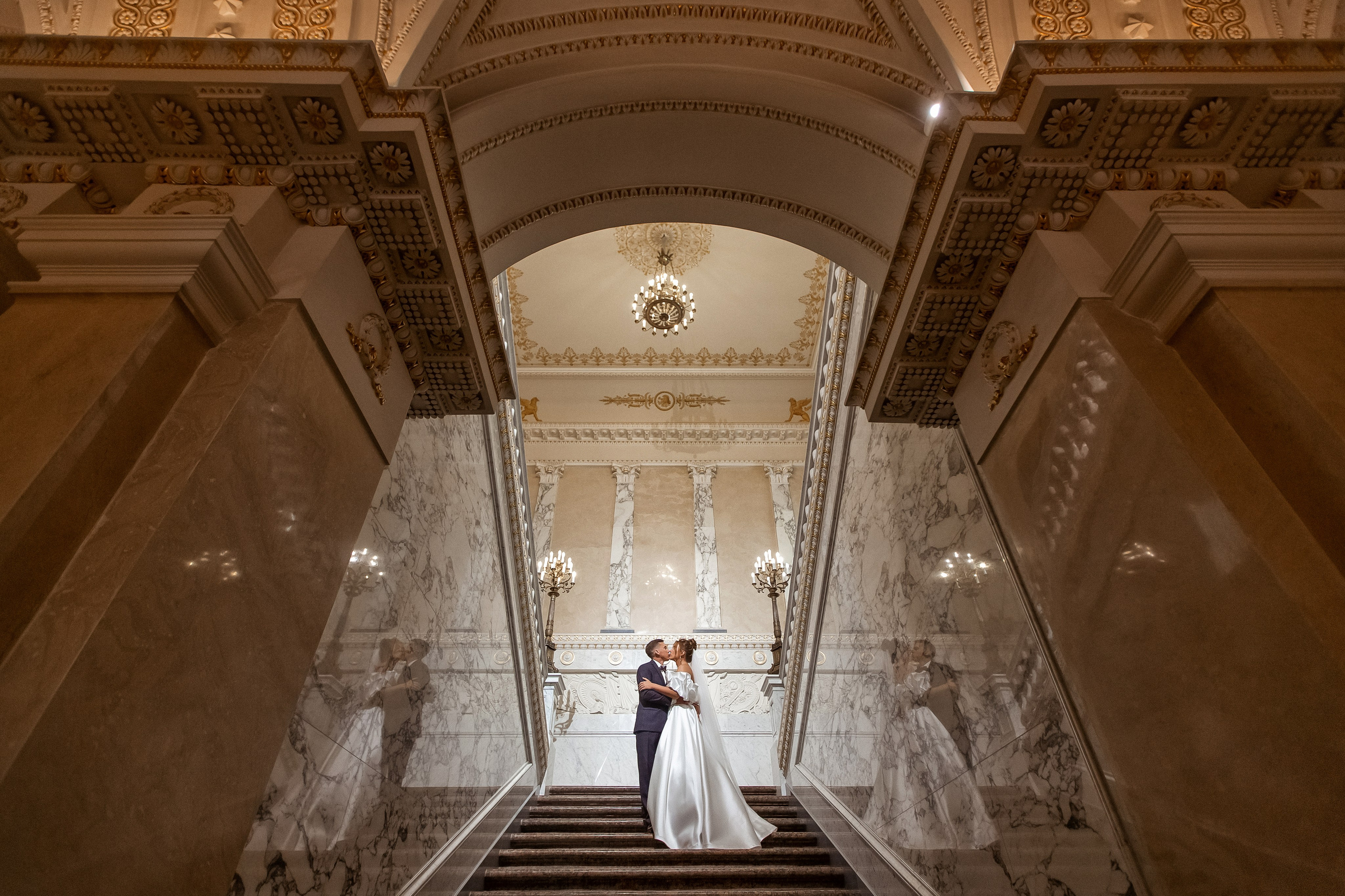 Свадебная фотосессия в отеле Four Seasons. Свадебный и семейный фотограф Алексей Аверин