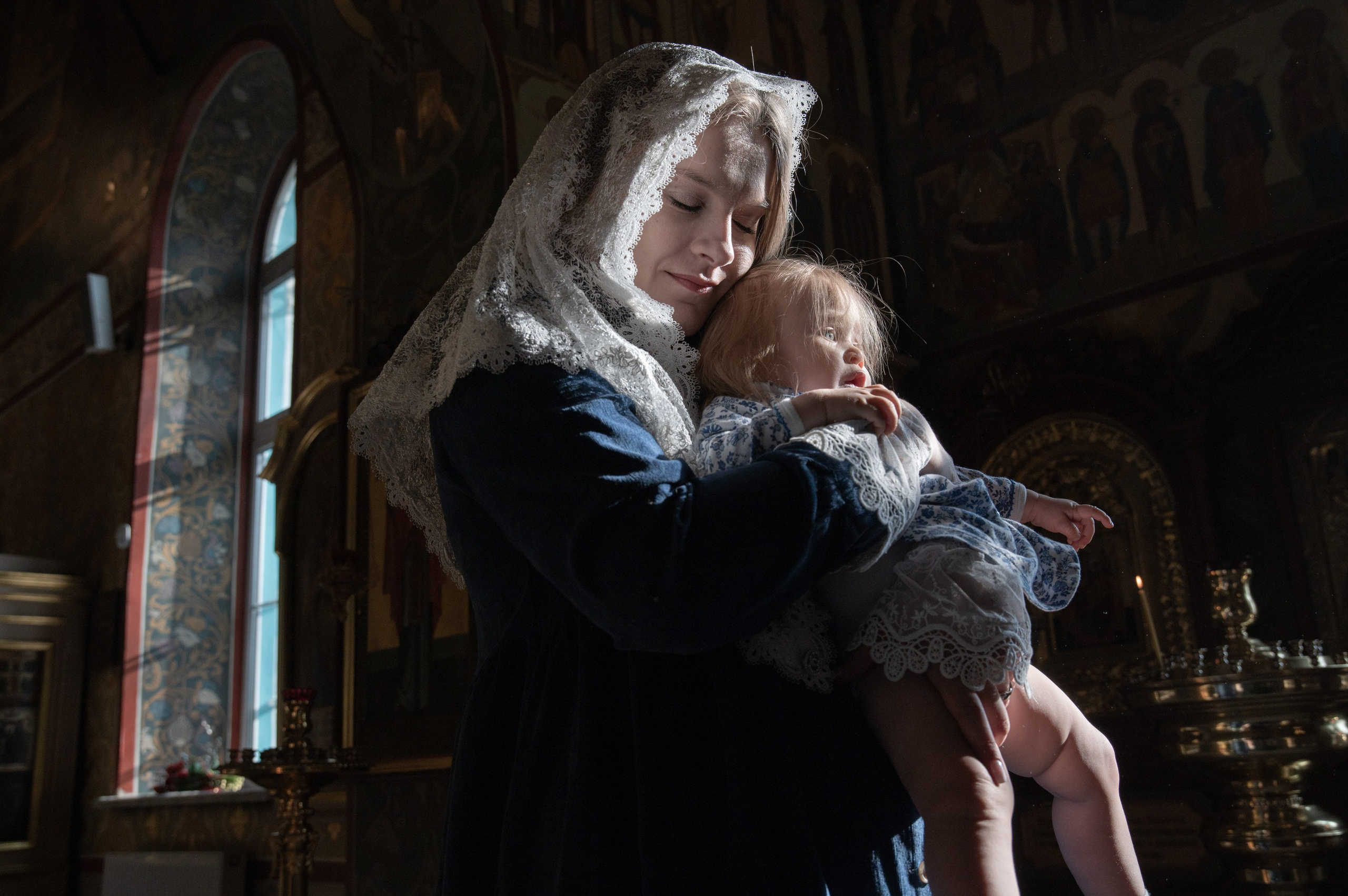 В храме Рождества Пресвятой Богородицы. Детский и семейный фотограф Наталья Михалина