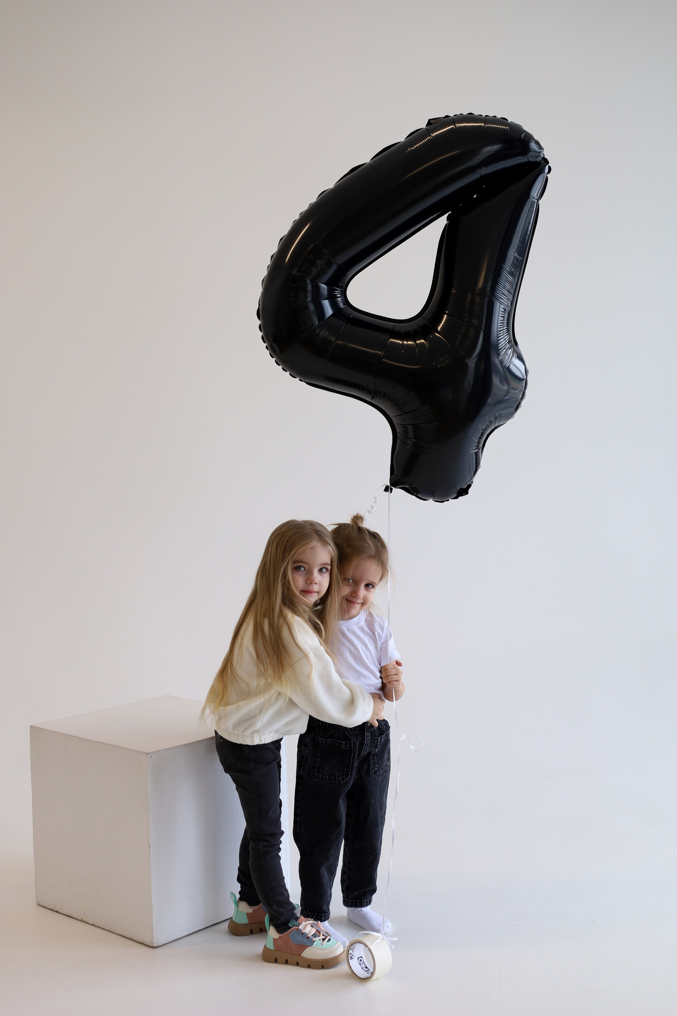 Студийные семейные фотосессии. Семейный, свадебный и индивидуальный фотограф в Алматы