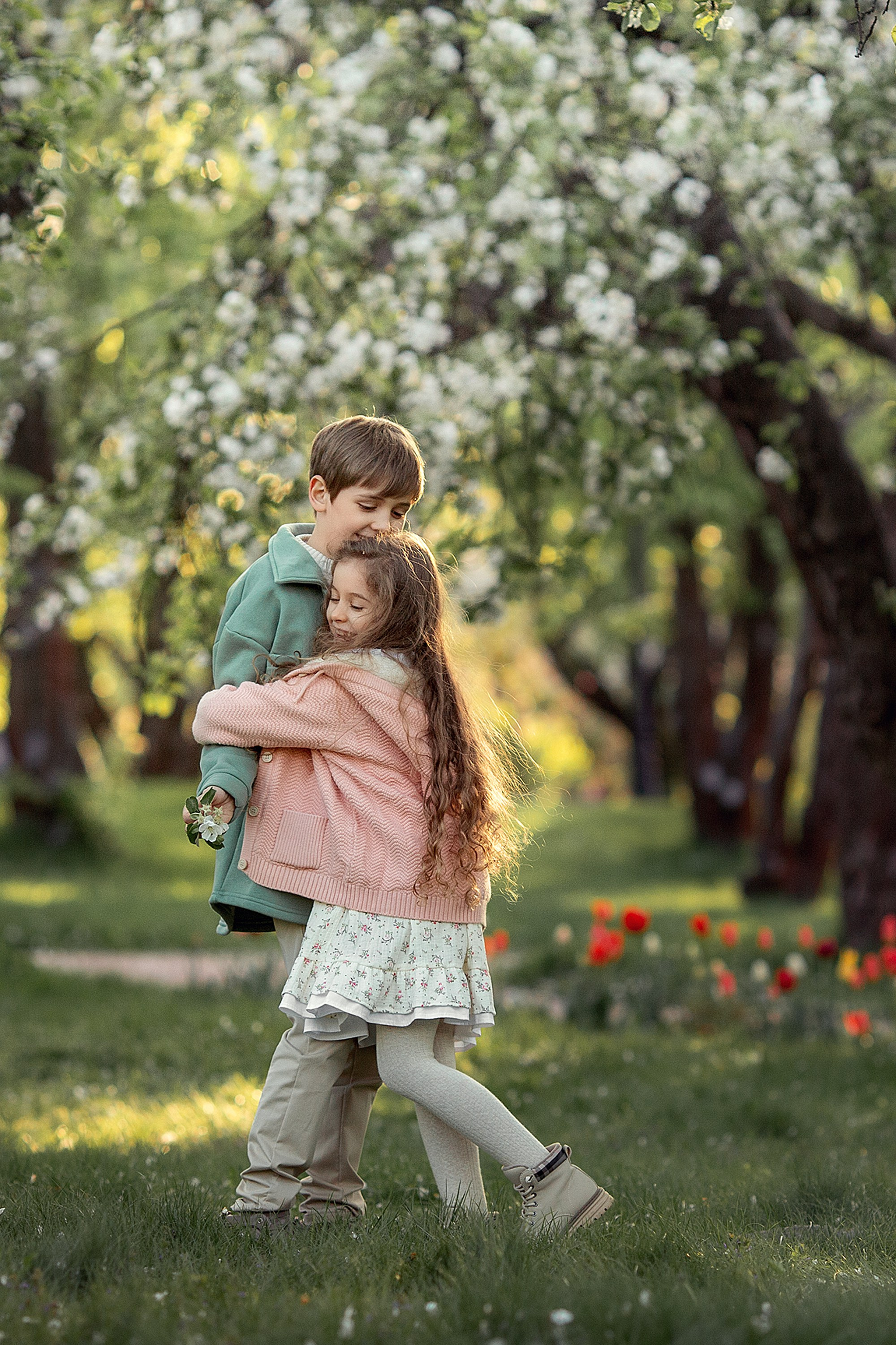 Семейная Фотосессия в цветущем яблоневом саду. Tatyana Nadezhdina Family photographer