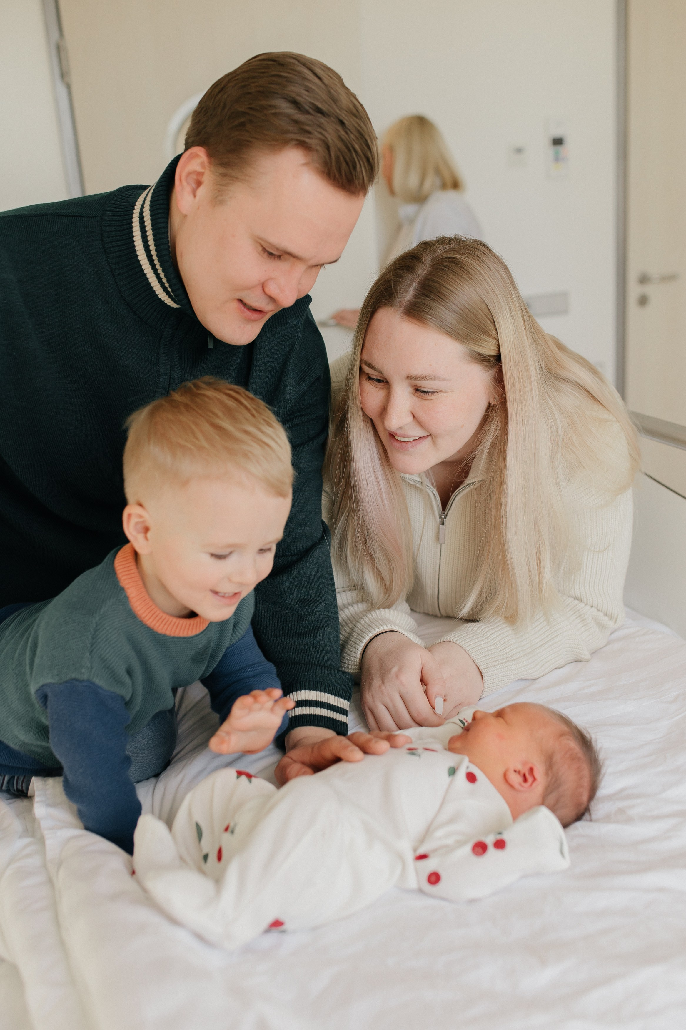 Фотограф на выписку. Фотограф новорожденных Екатеринбург