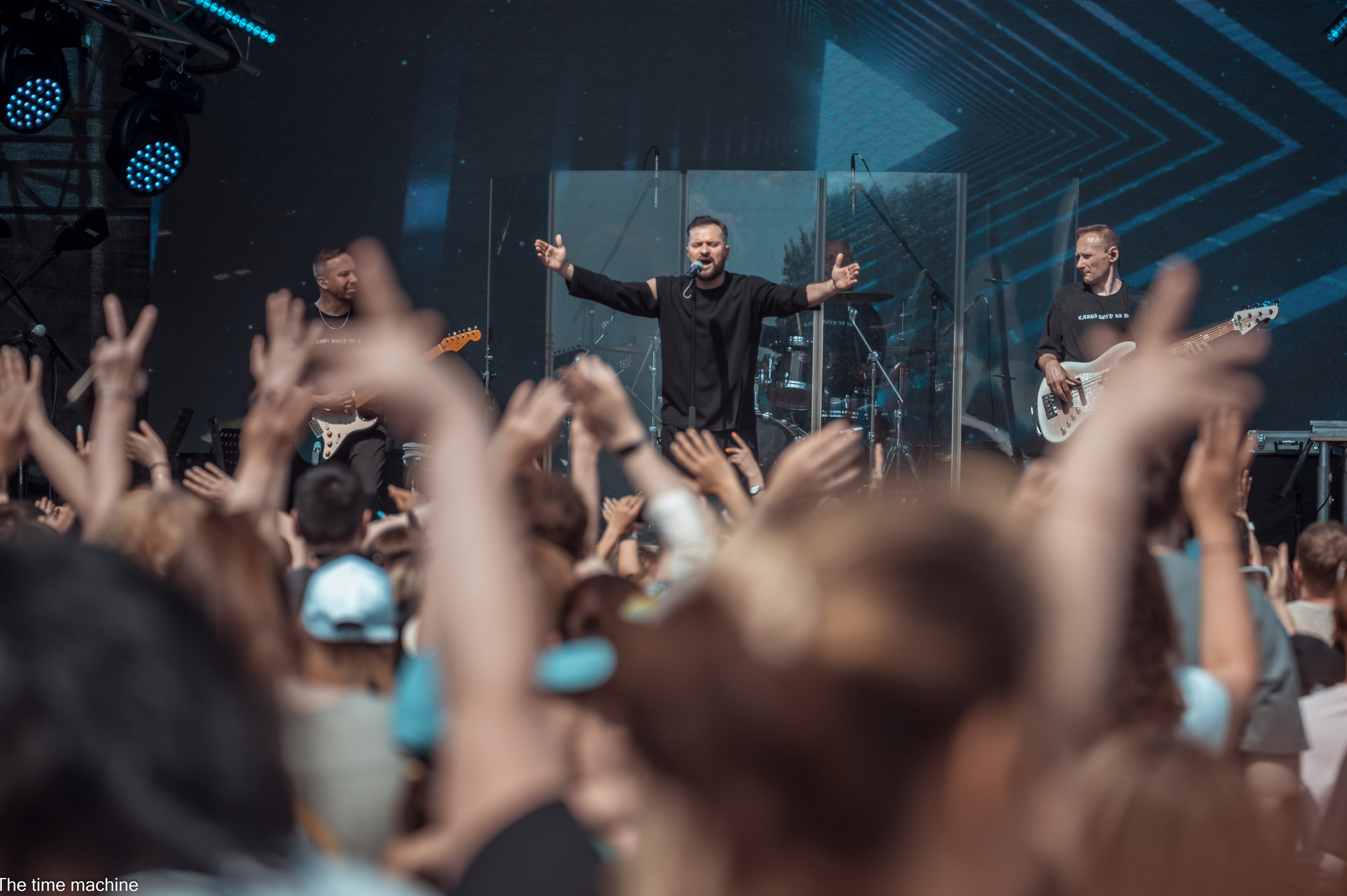 Концерт певца Ираклия Veer Mall 31.05.25. Фотограф для маркетплейсов Михаил Бове