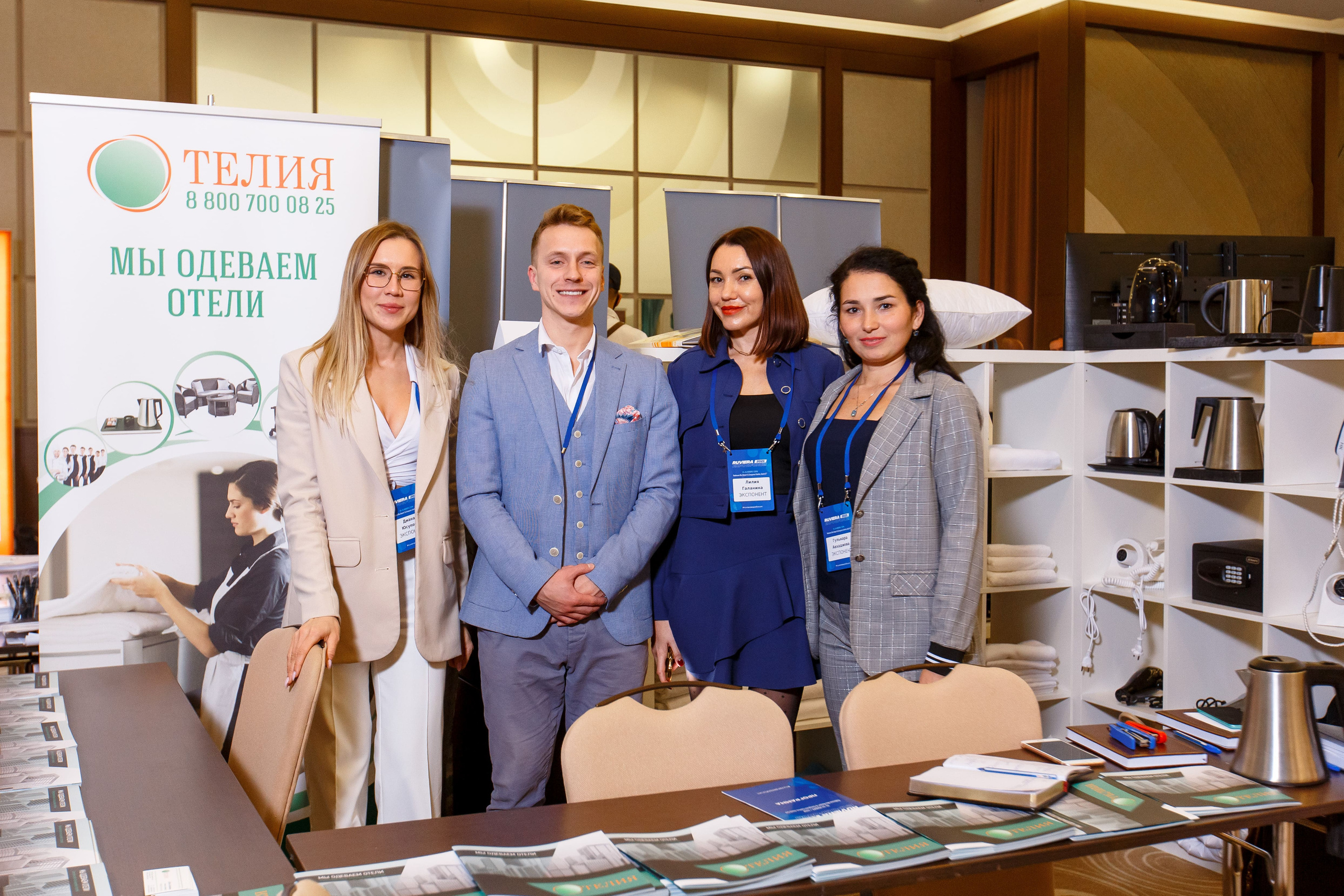 фотограф сочи на фотосъемке стенда на выставке