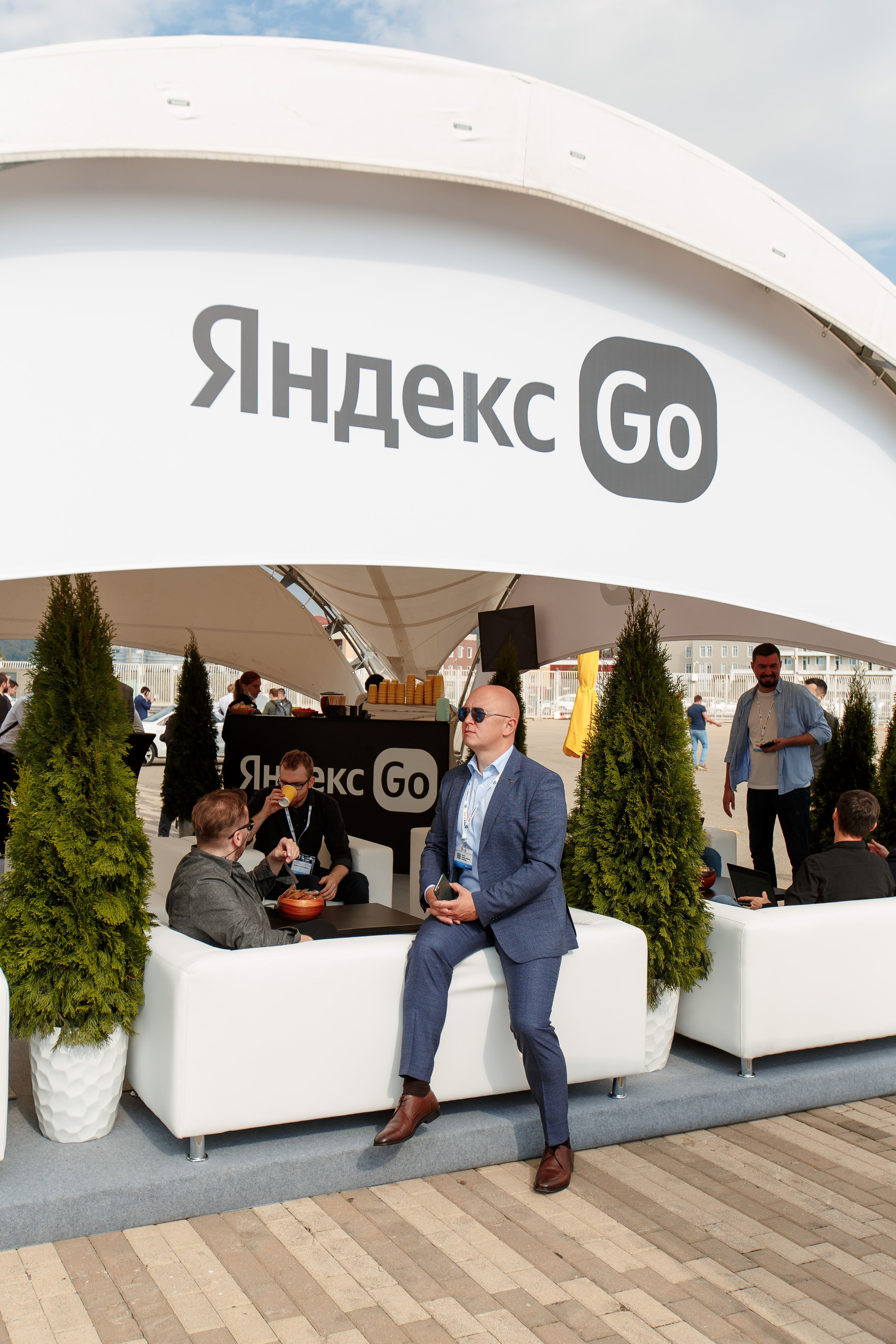 фотограф сочи на стенде авито и яндекс