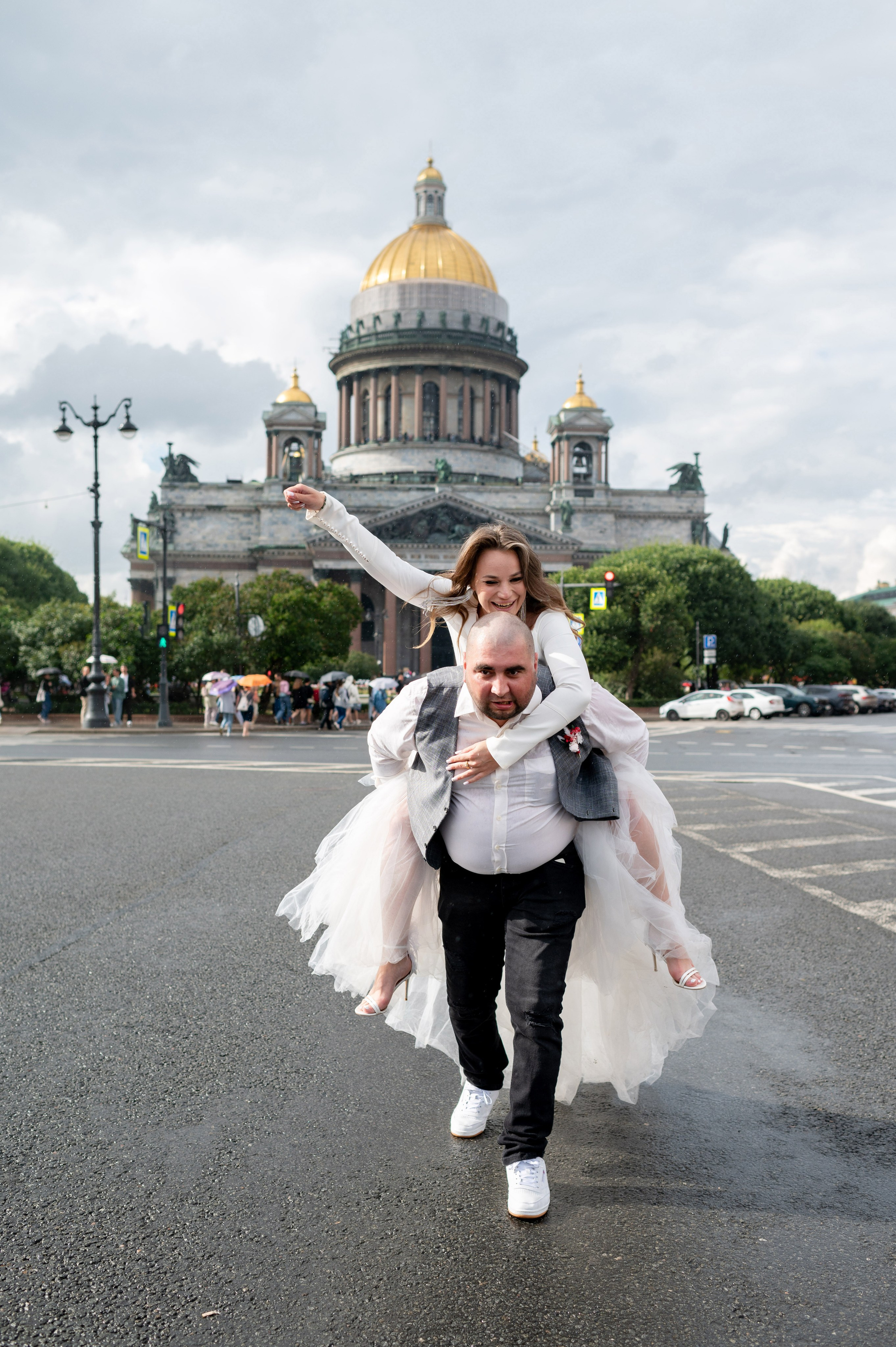 Экстравагантная свадебная фотосессия Светланы и Славы по нетрадиционным и оригинальным местам для свадебной прогулки в Санкт-Петербурге. Портретный, семейный и свадебный фотограф в Санкт-Петербурге и в Пушкине Ширяев Денис