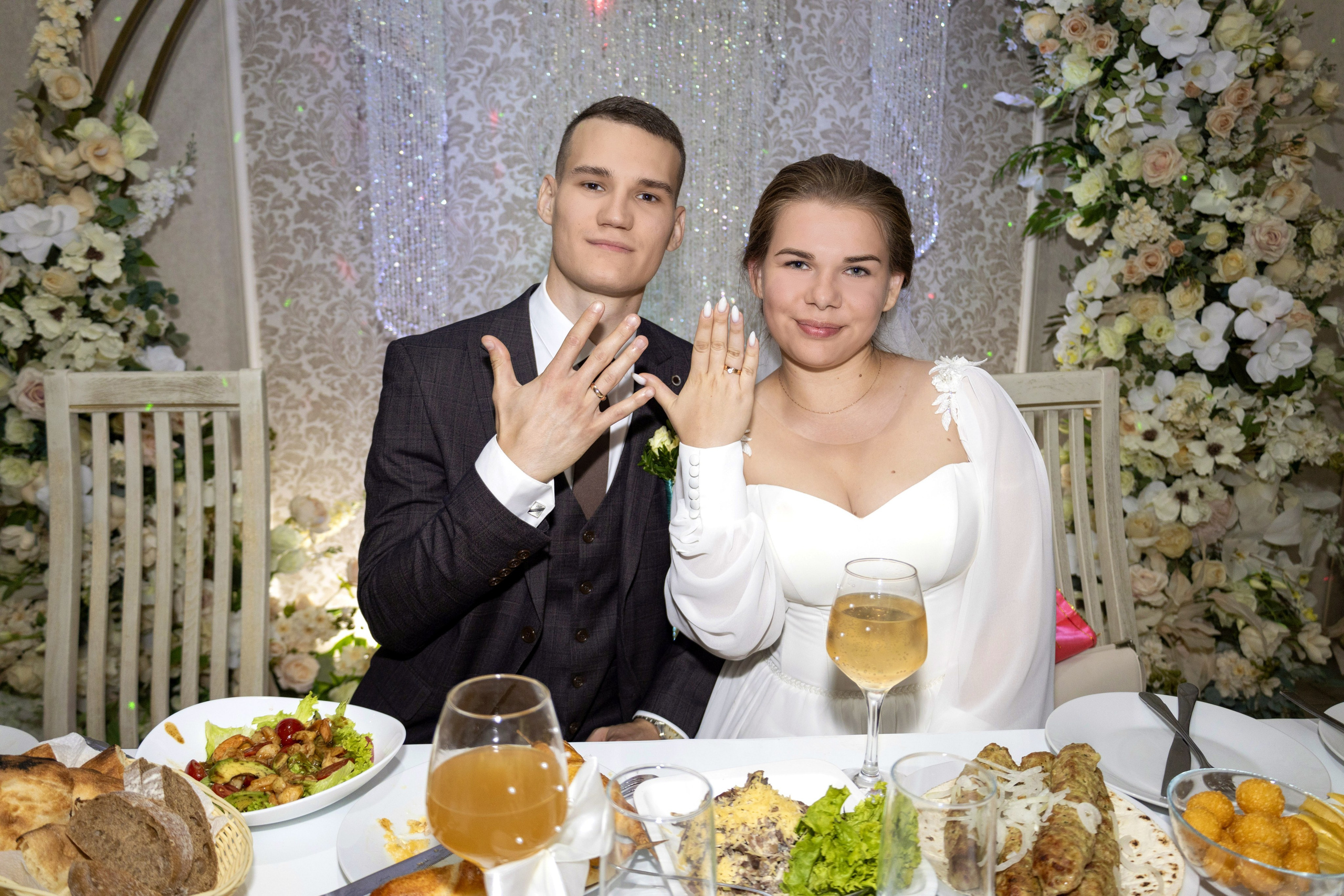 Владимир и Анастасия. Свадебные фото и видео самой нежной пары. Свадебный фотограф ростовская область