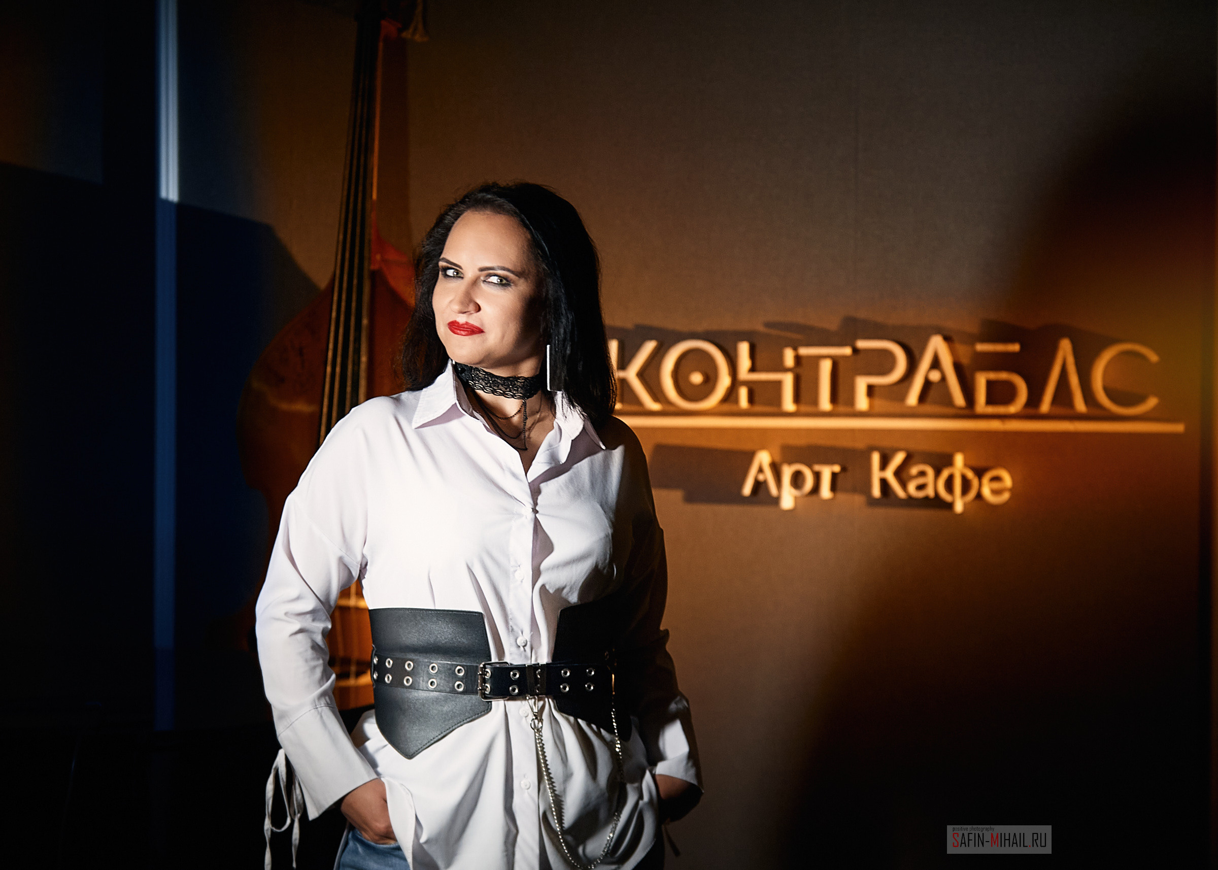 Ведущие, фотографы, видики, артисты и прочий праздничный сброд))