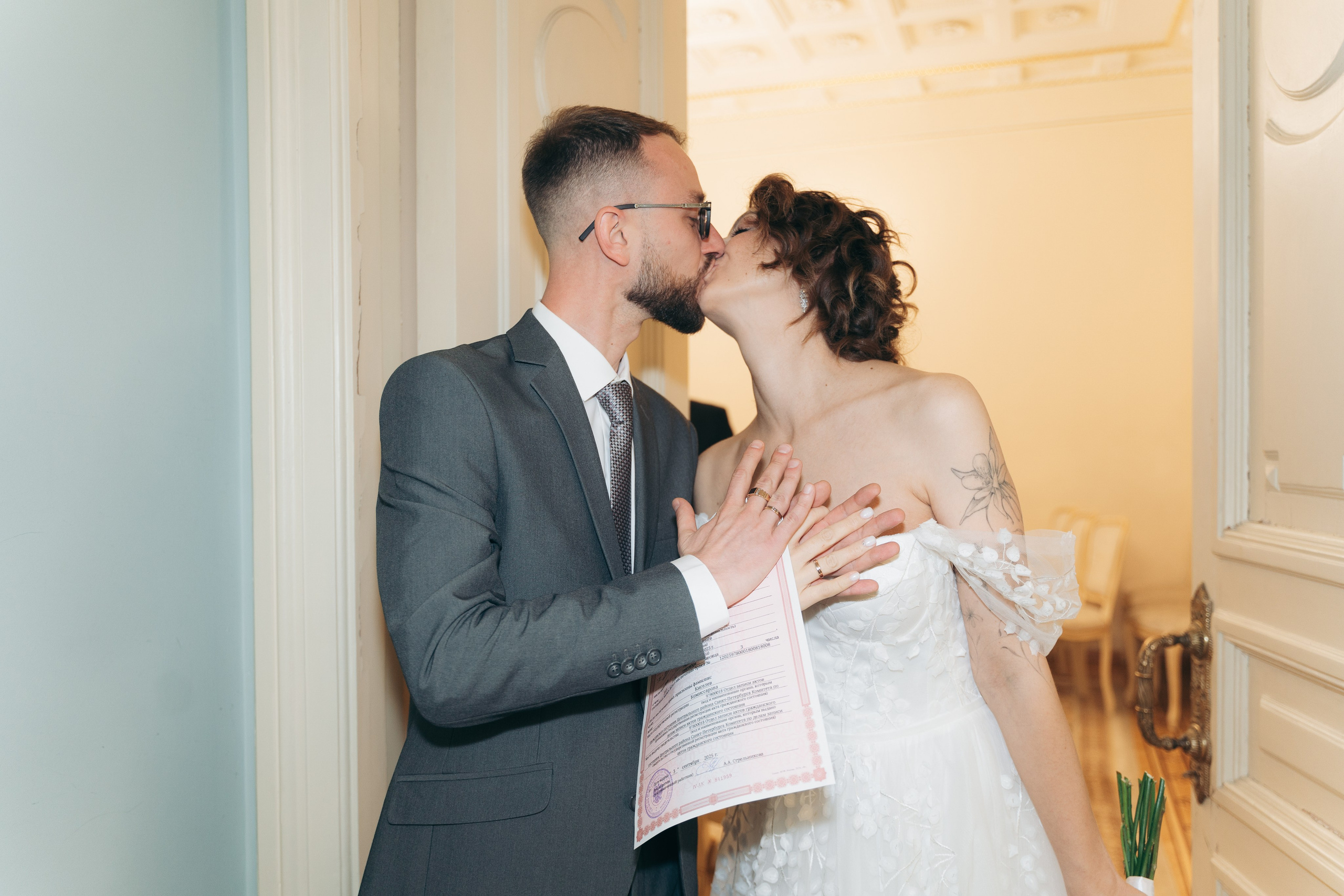 Любовь в ЗАГСе Центрального района СПб. Professional photoartist in St. Petersburg (wedding, reportage, portrait, model book, love story) Alexander Shvedov