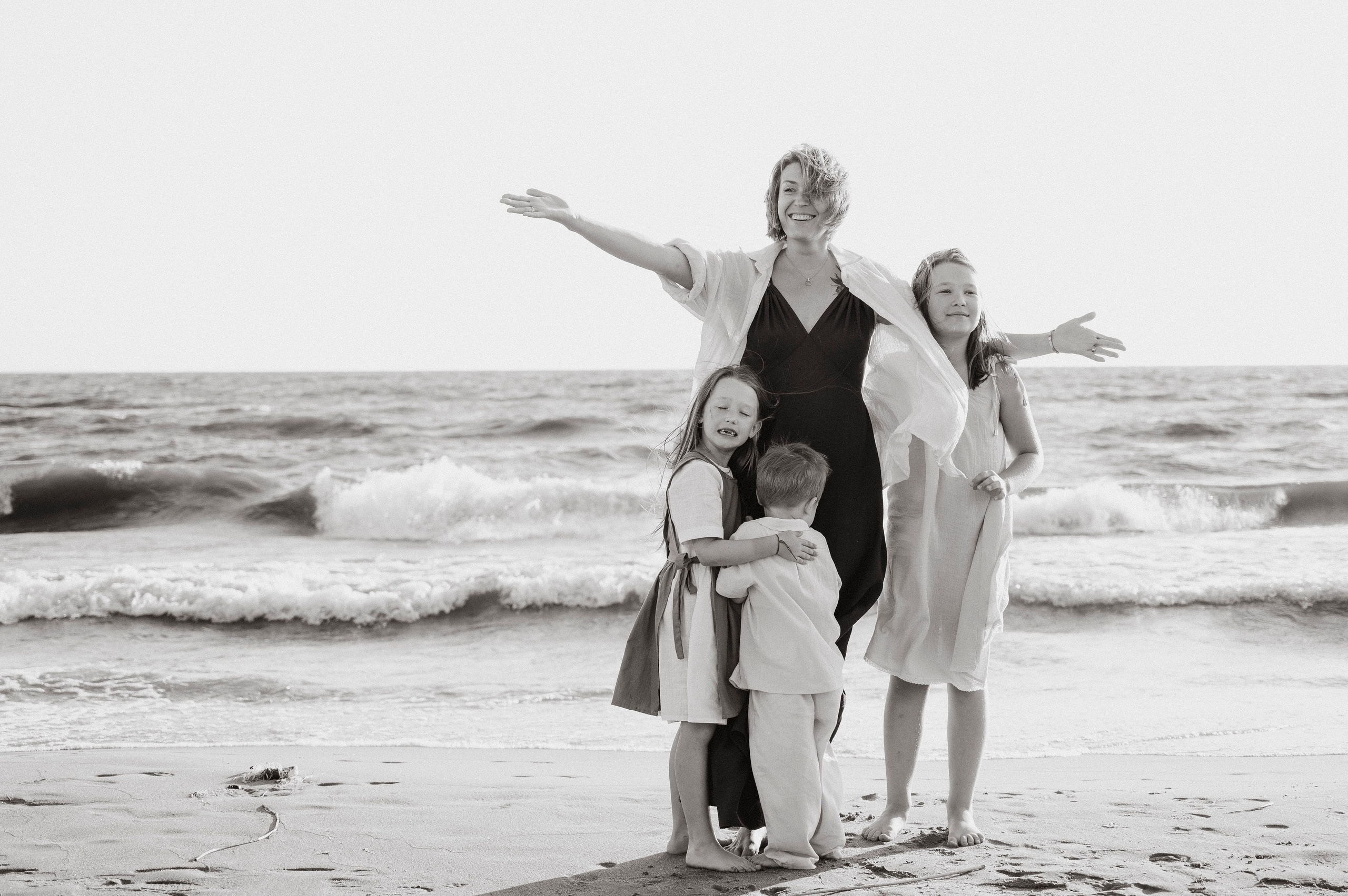 Фотопрогулка. Профессиональный фотограф беременности в СПБ. Стильные фотосессии беременности в стиле минимализм и классическая фотография