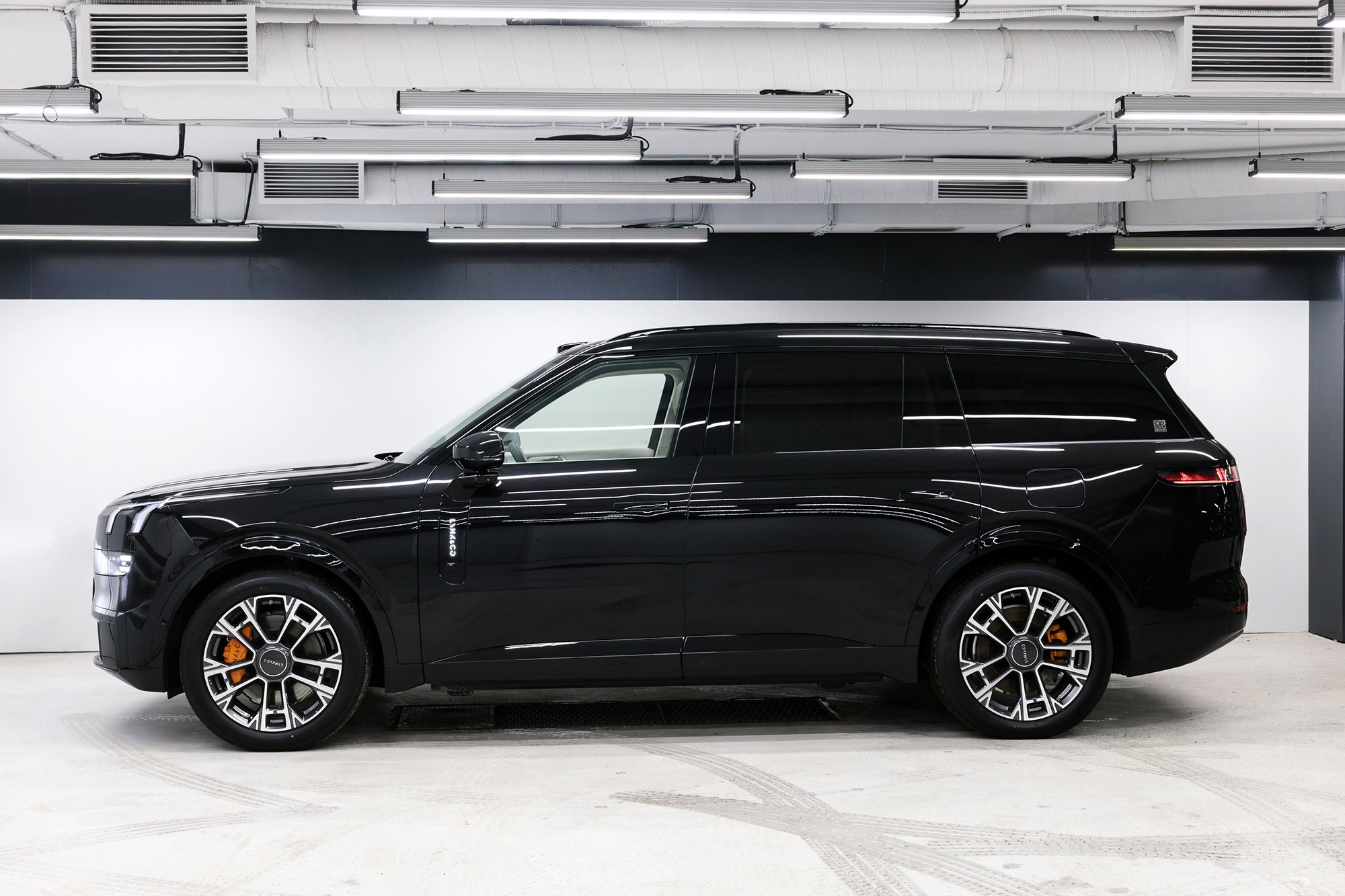 Lynk & Co 900 Ultra 2,0hyb 4WD AT (734 л. с.), 2025 г, 2,0 л бензин. Автосалон «Х-Авто»