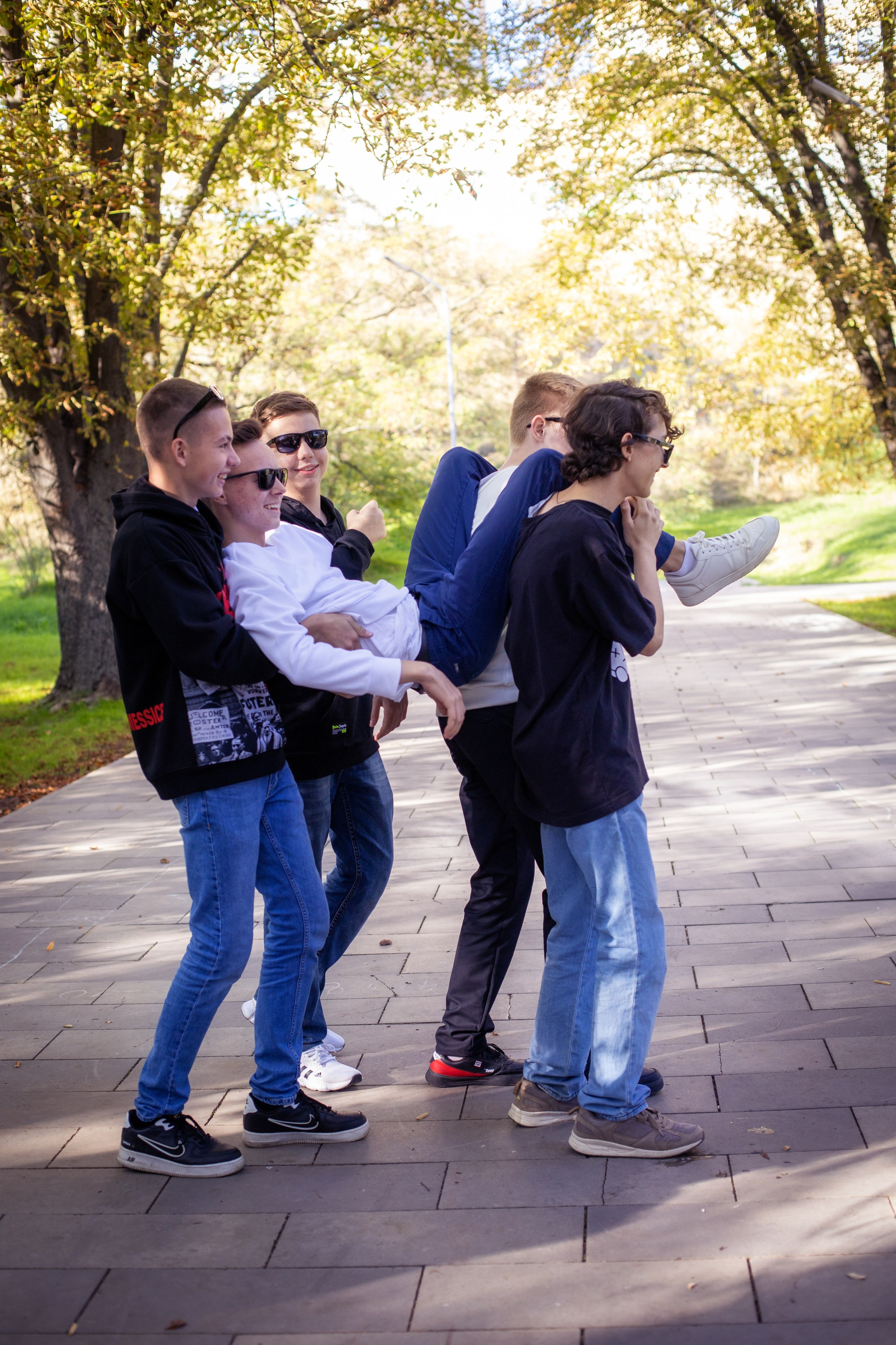 Пример уличной фотосессии 9 класс 34 школы г. Таганрога. Выпускные альбомы в Таганроге и Ростовской Области