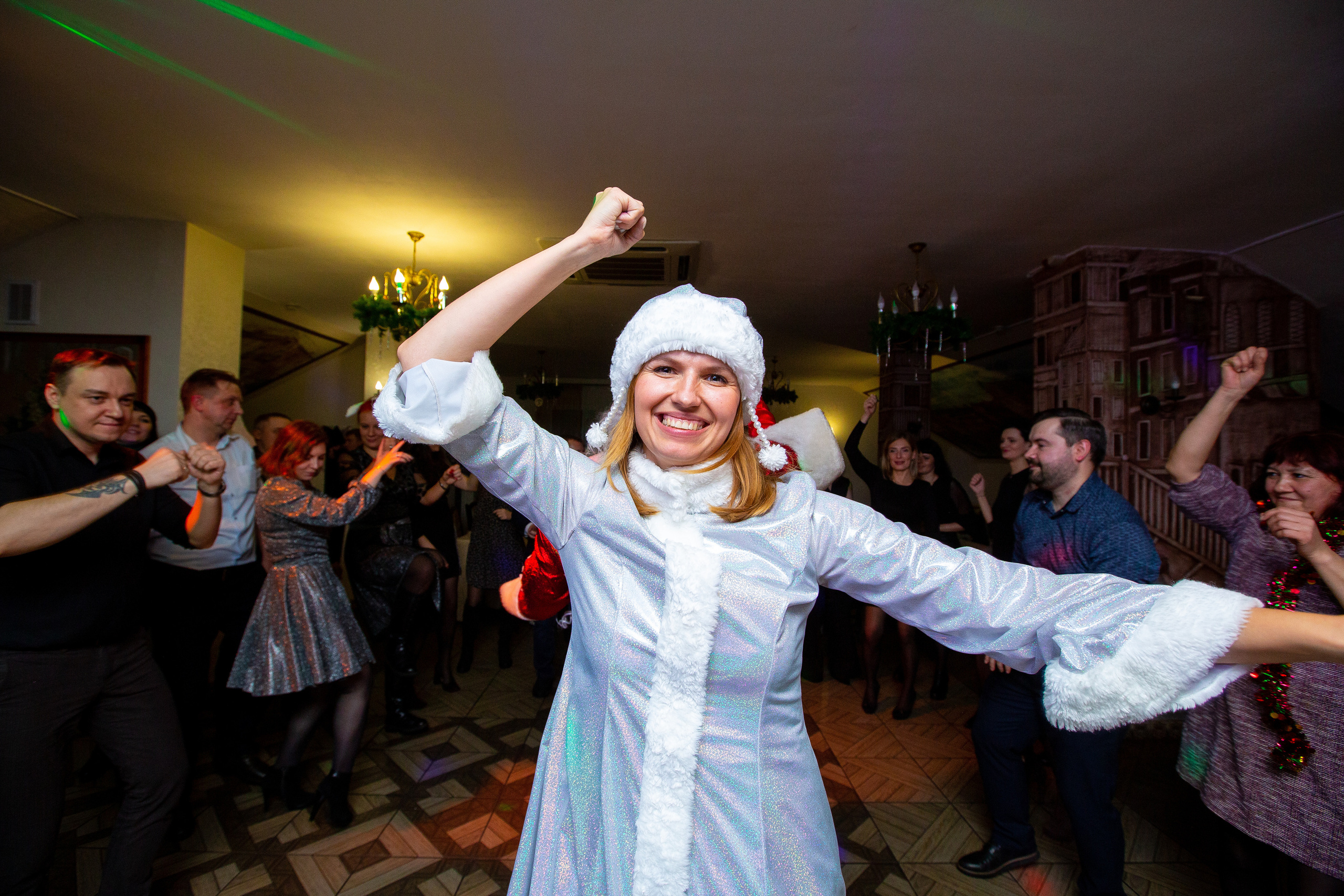 Новогодние корпоративы в кафе Карлион. Свадебный фотограф в Барановичах Вячеслав Шах-Гусейнов, фотошкола