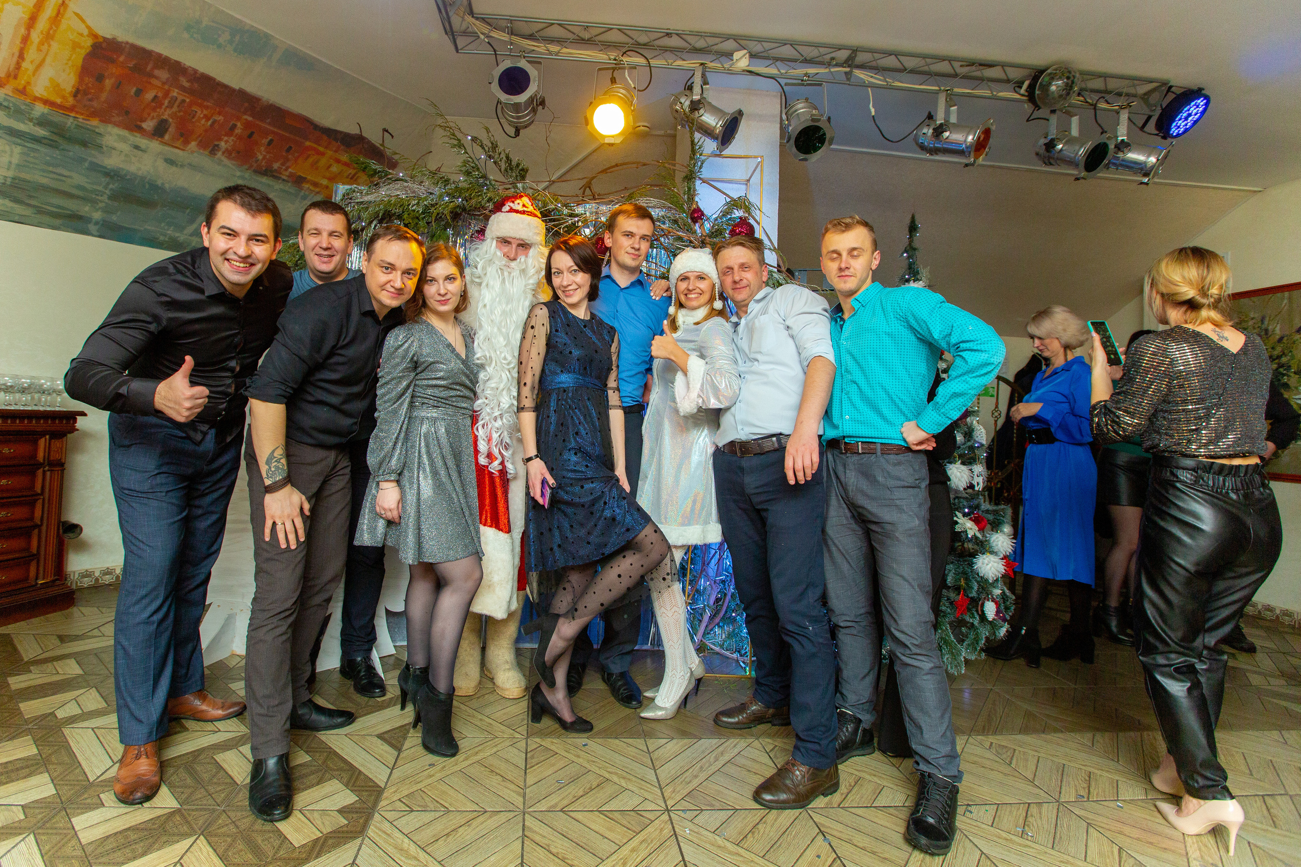 Новогодние корпоративы в кафе Карлион. Свадебный фотограф в Барановичах Вячеслав Шах-Гусейнов, фотошкола