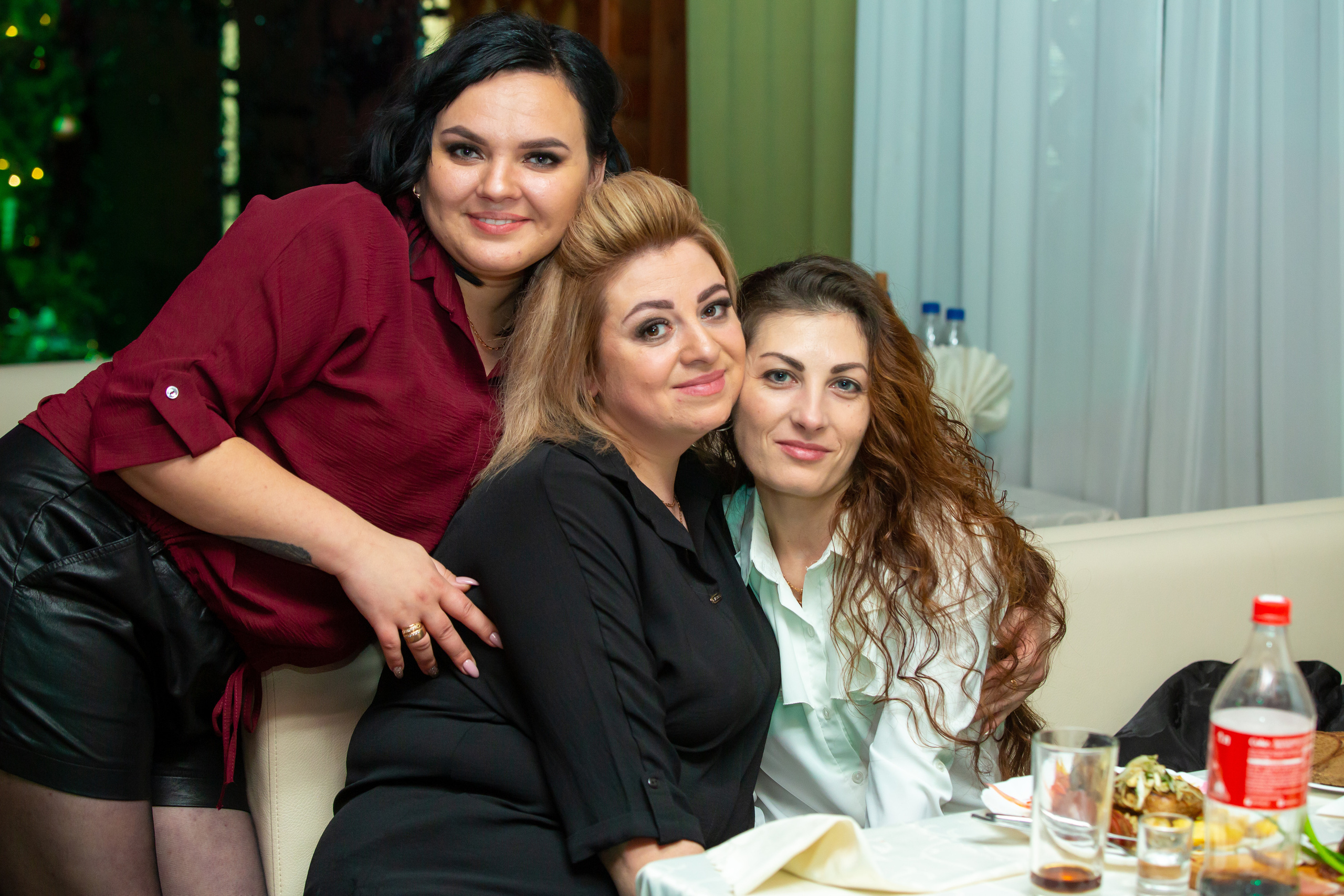 Новогодние корпоративы в кафе Карлион. Свадебный фотограф в Барановичах Вячеслав Шах-Гусейнов, фотошкола