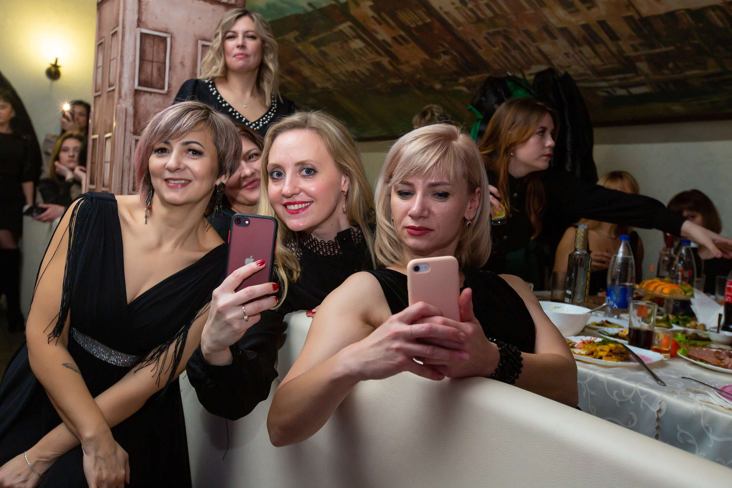 Новогодние корпоративы в кафе Карлион. Свадебный фотограф в Барановичах Вячеслав Шах-Гусейнов, фотошкола