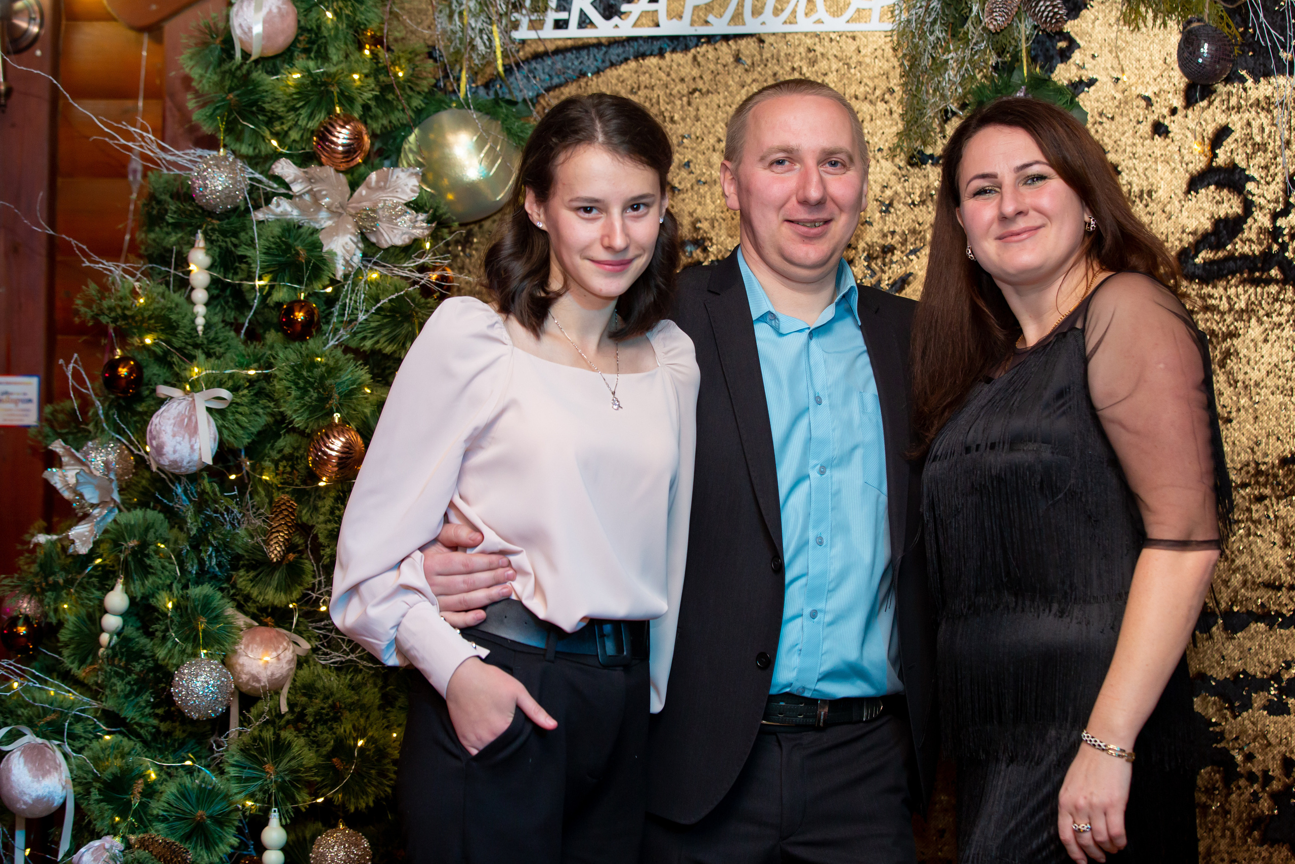 Новогодние корпоративы в кафе Карлион. Свадебный фотограф в Барановичах Вячеслав Шах-Гусейнов, фотошкола