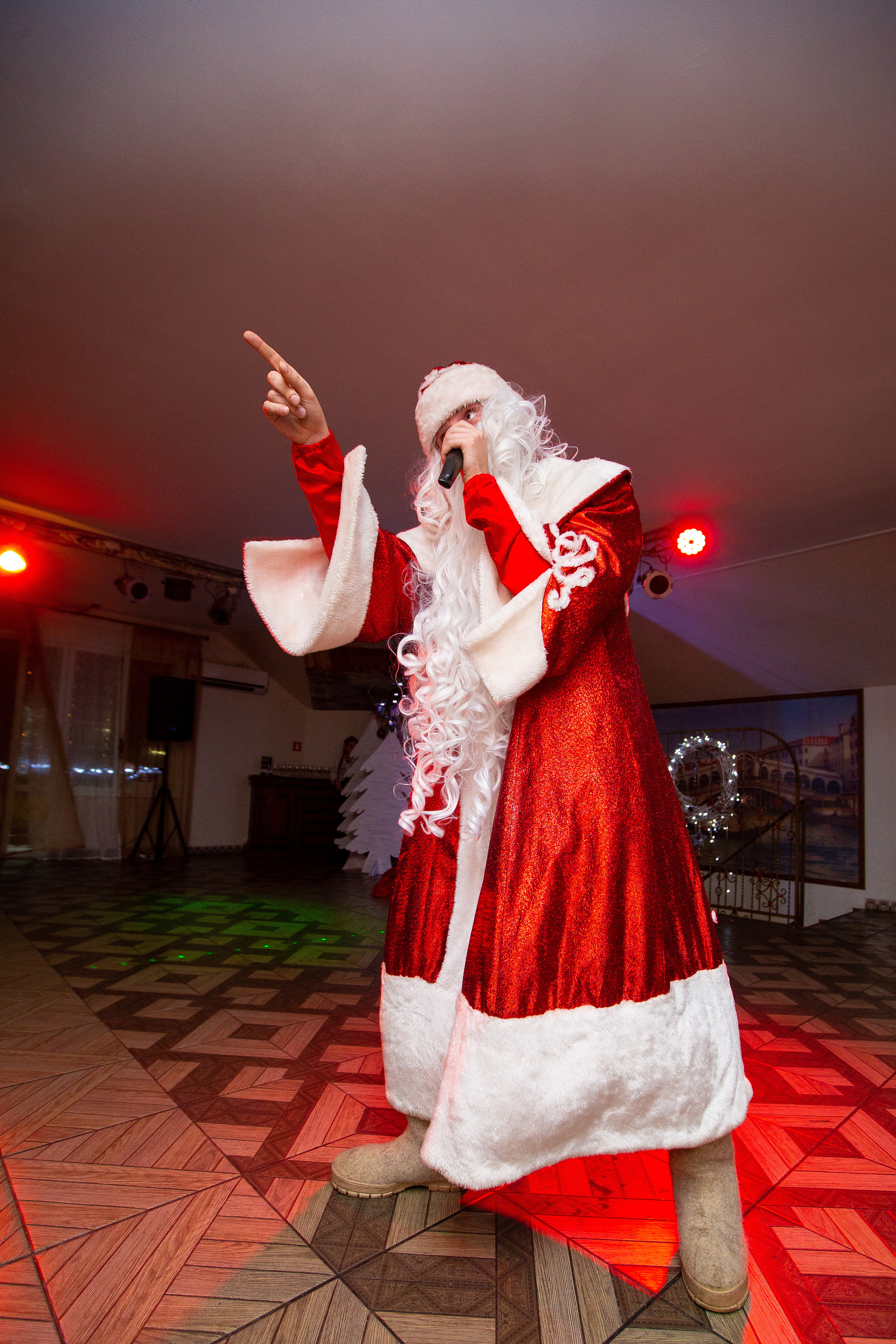 Новогодние корпоративы в кафе Карлион. Свадебный фотограф в Барановичах Вячеслав Шах-Гусейнов, фотошкола