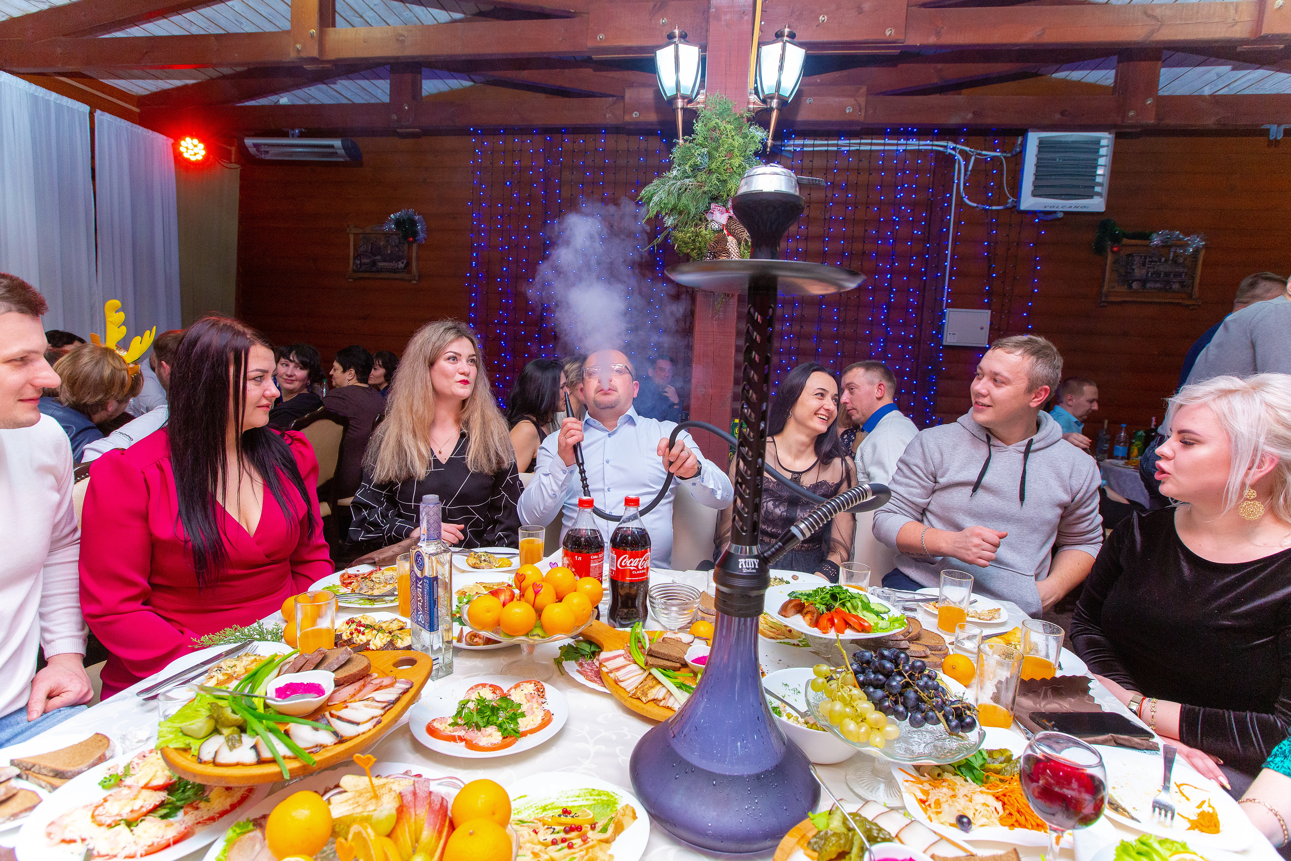 Новогодние корпоративы в кафе Карлион. Свадебный фотограф в Барановичах Вячеслав Шах-Гусейнов, фотошкола