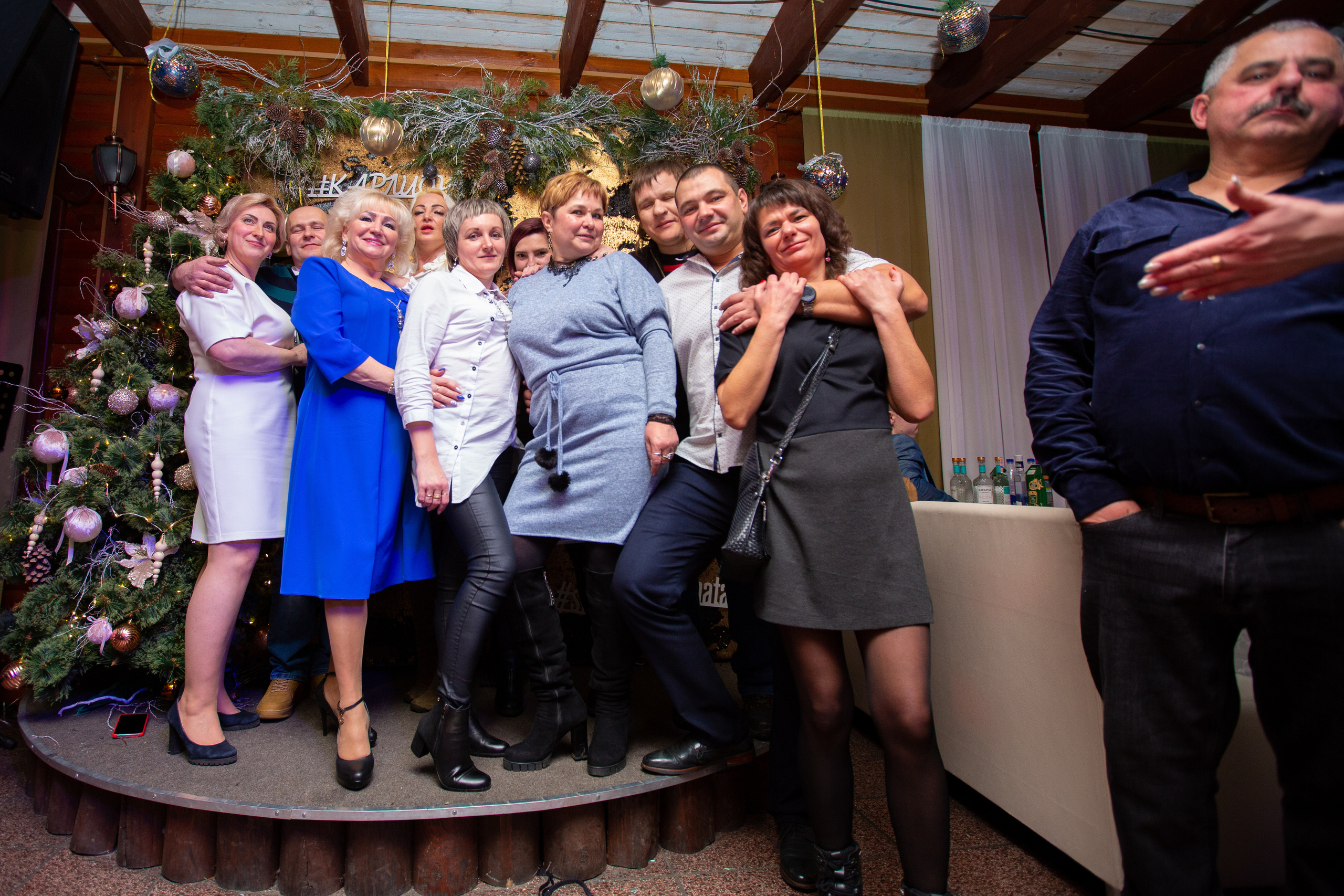 Новогодние корпоративы в кафе Карлион. Свадебный фотограф в Барановичах Вячеслав Шах-Гусейнов, фотошкола