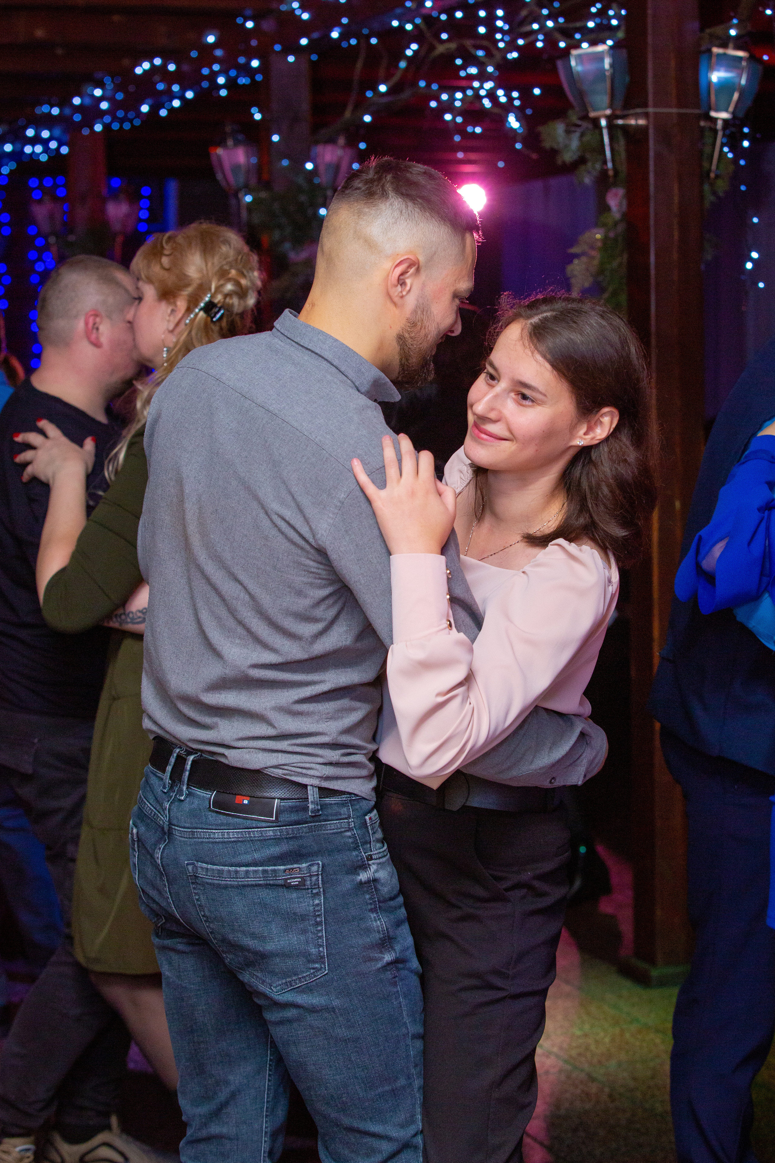 Новогодние корпоративы в кафе Карлион. Свадебный фотограф в Барановичах Вячеслав Шах-Гусейнов, фотошкола