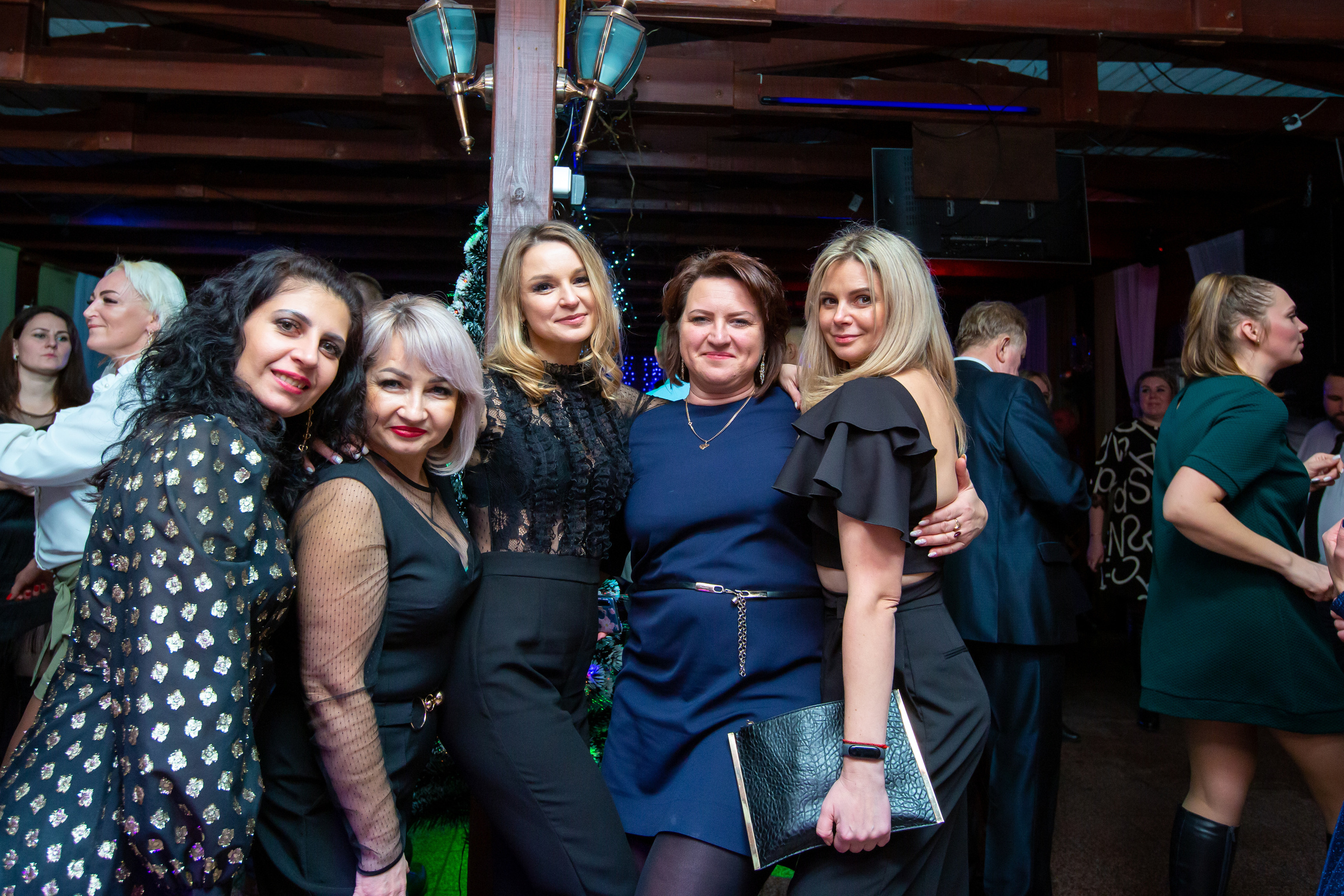 Новогодние корпоративы в кафе Карлион. Свадебный фотограф в Барановичах Вячеслав Шах-Гусейнов, фотошкола