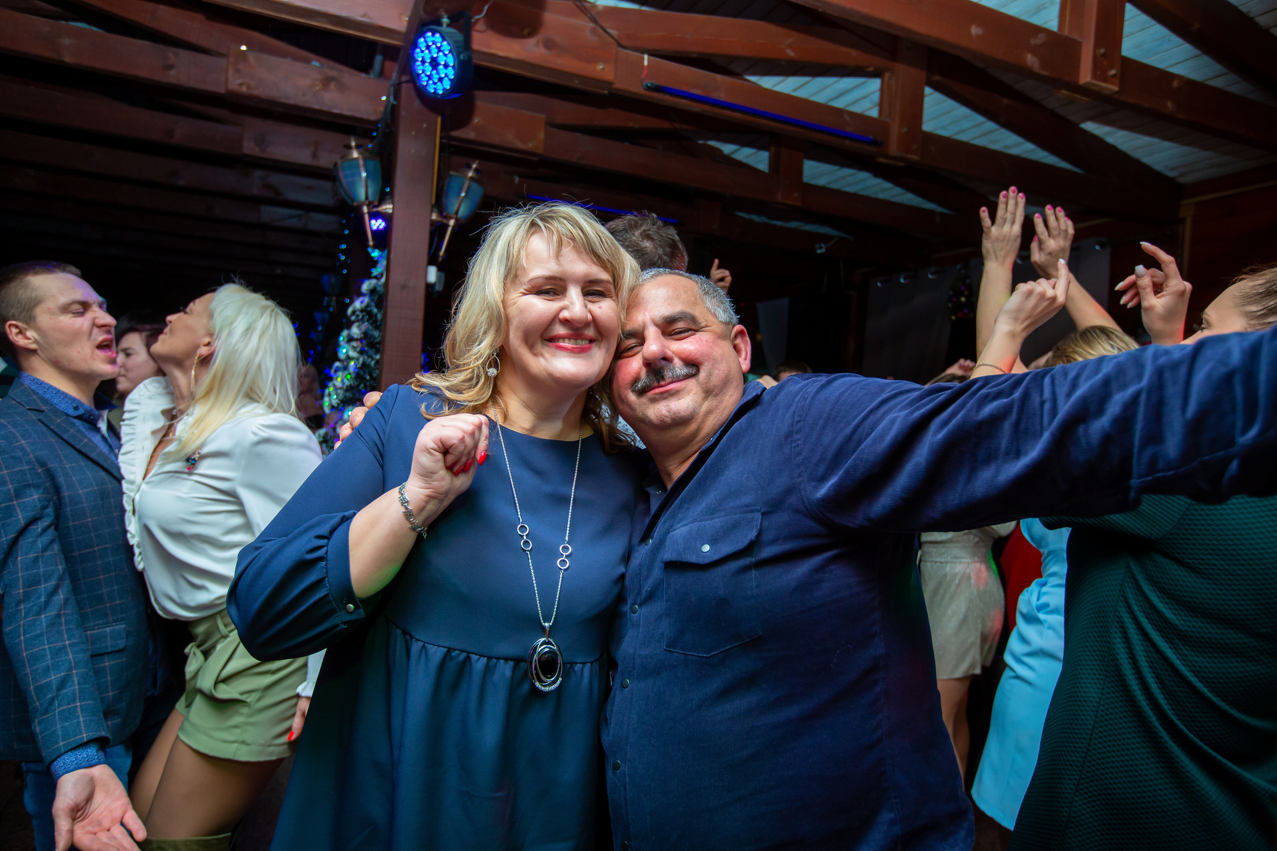 Новогодние корпоративы в кафе Карлион. Свадебный фотограф в Барановичах Вячеслав Шах-Гусейнов, фотошкола