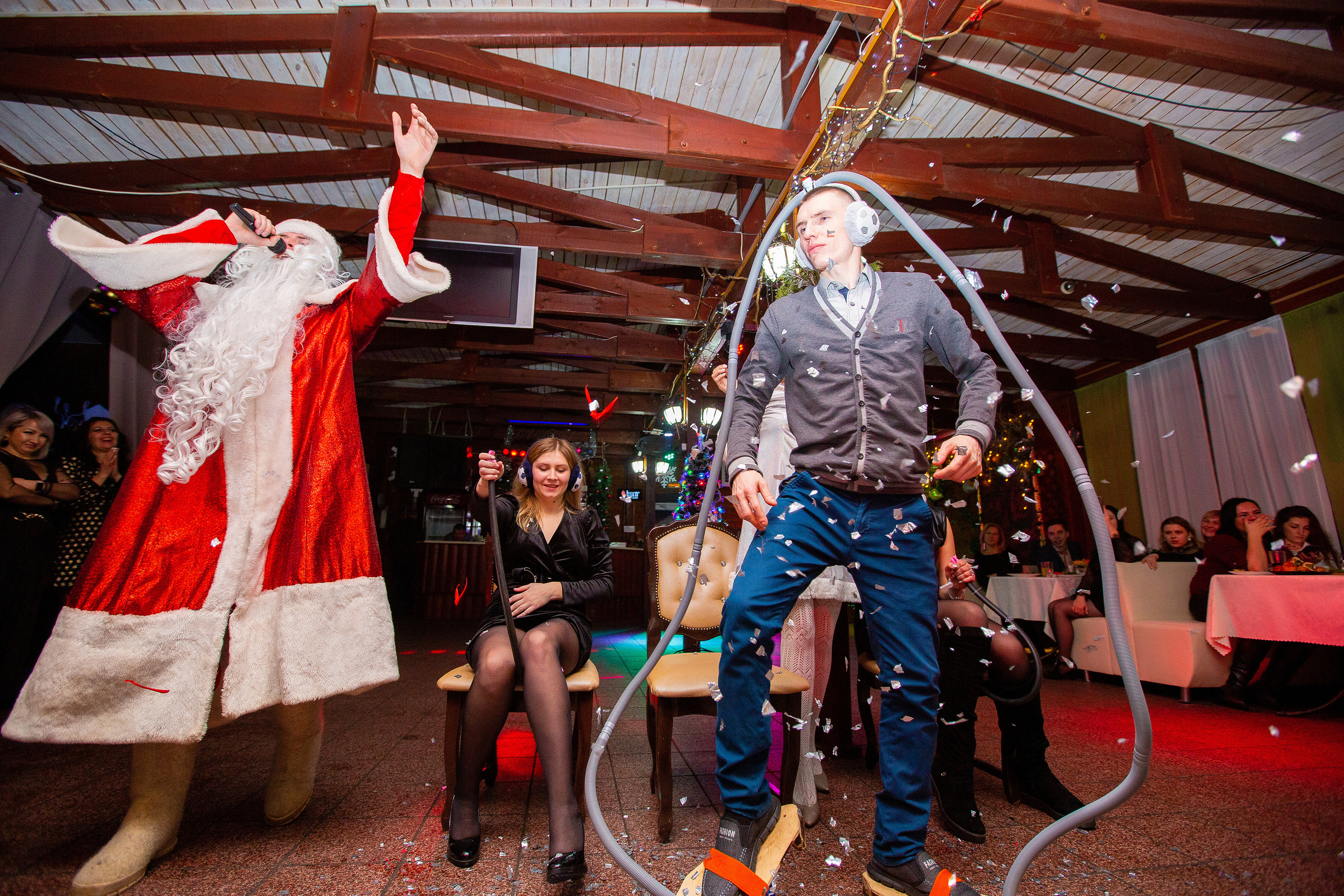 Новогодние корпоративы в кафе Карлион. Свадебный фотограф в Барановичах Вячеслав Шах-Гусейнов, фотошкола