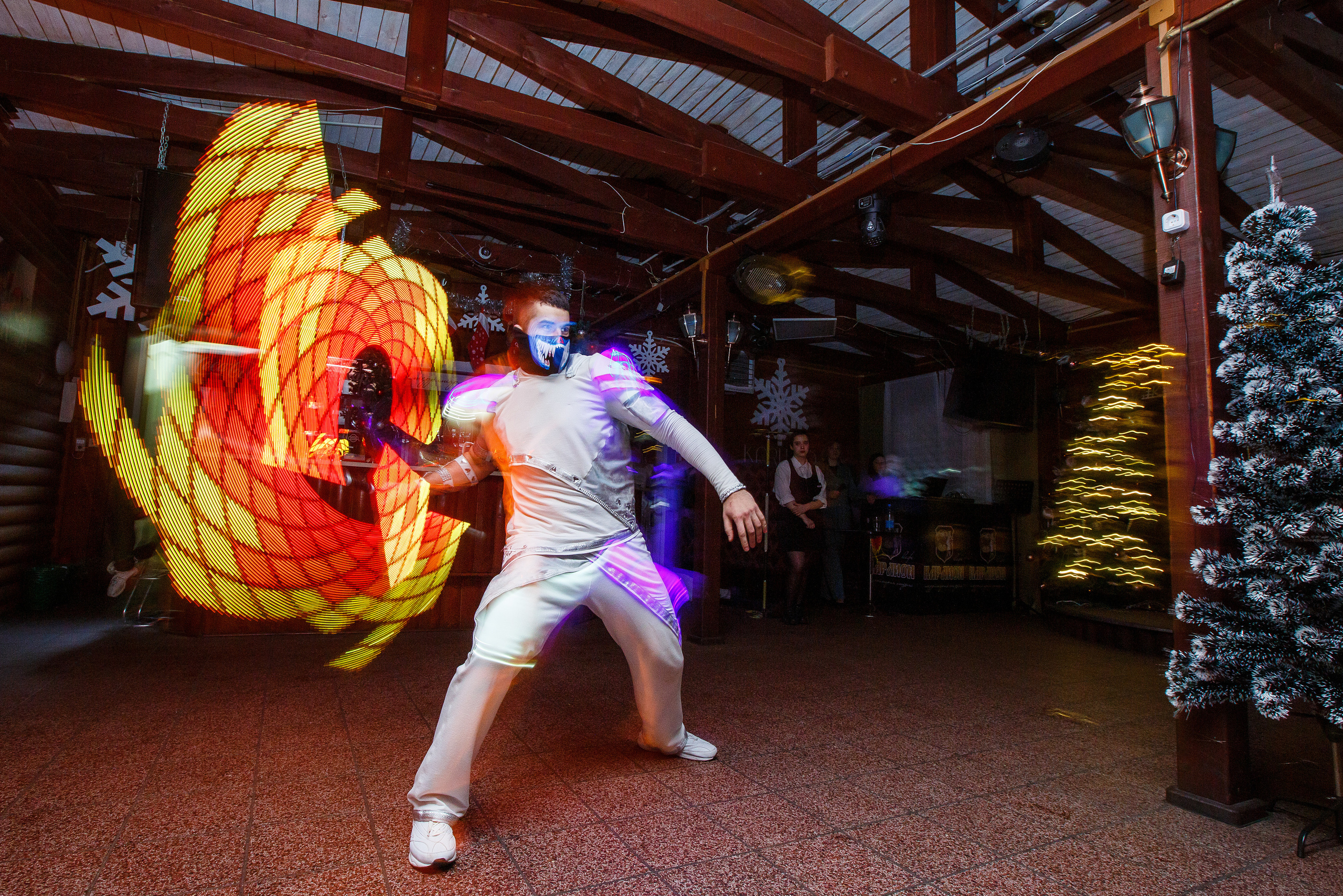 Новогодние корпоративы в кафе Карлион. Свадебный фотограф в Барановичах Вячеслав Шах-Гусейнов, фотошкола