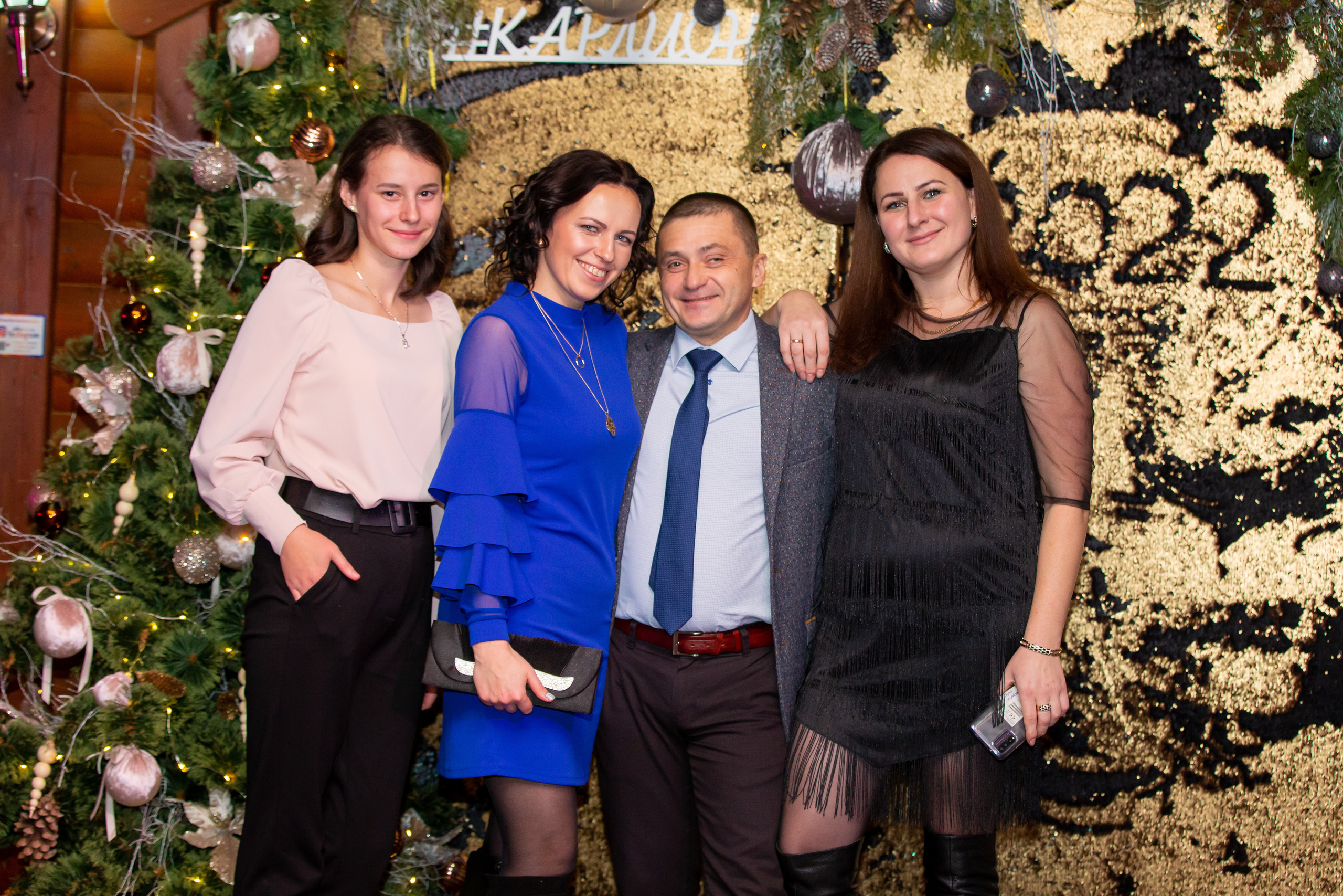 Новогодние корпоративы в кафе Карлион. Свадебный фотограф в Барановичах Вячеслав Шах-Гусейнов, фотошкола