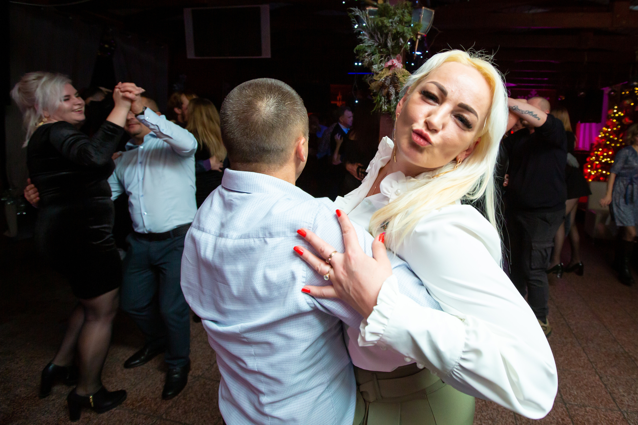 Новогодние корпоративы в кафе Карлион. Свадебный фотограф в Барановичах Вячеслав Шах-Гусейнов, фотошкола