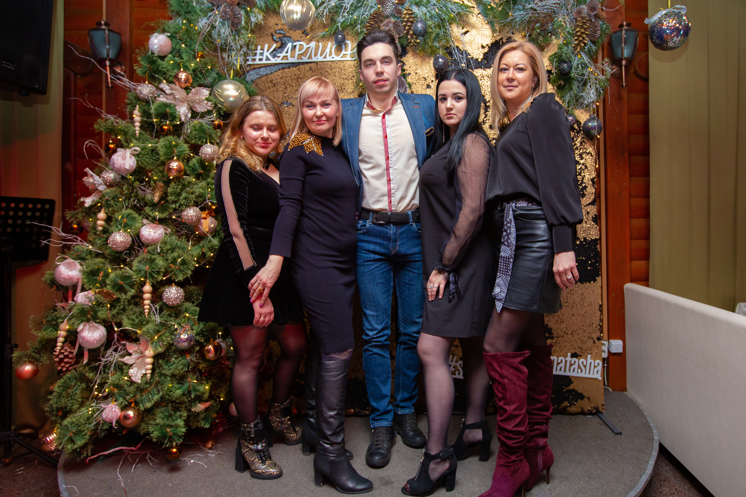 Новогодние корпоративы в кафе Карлион. Свадебный фотограф в Барановичах Вячеслав Шах-Гусейнов, фотошкола