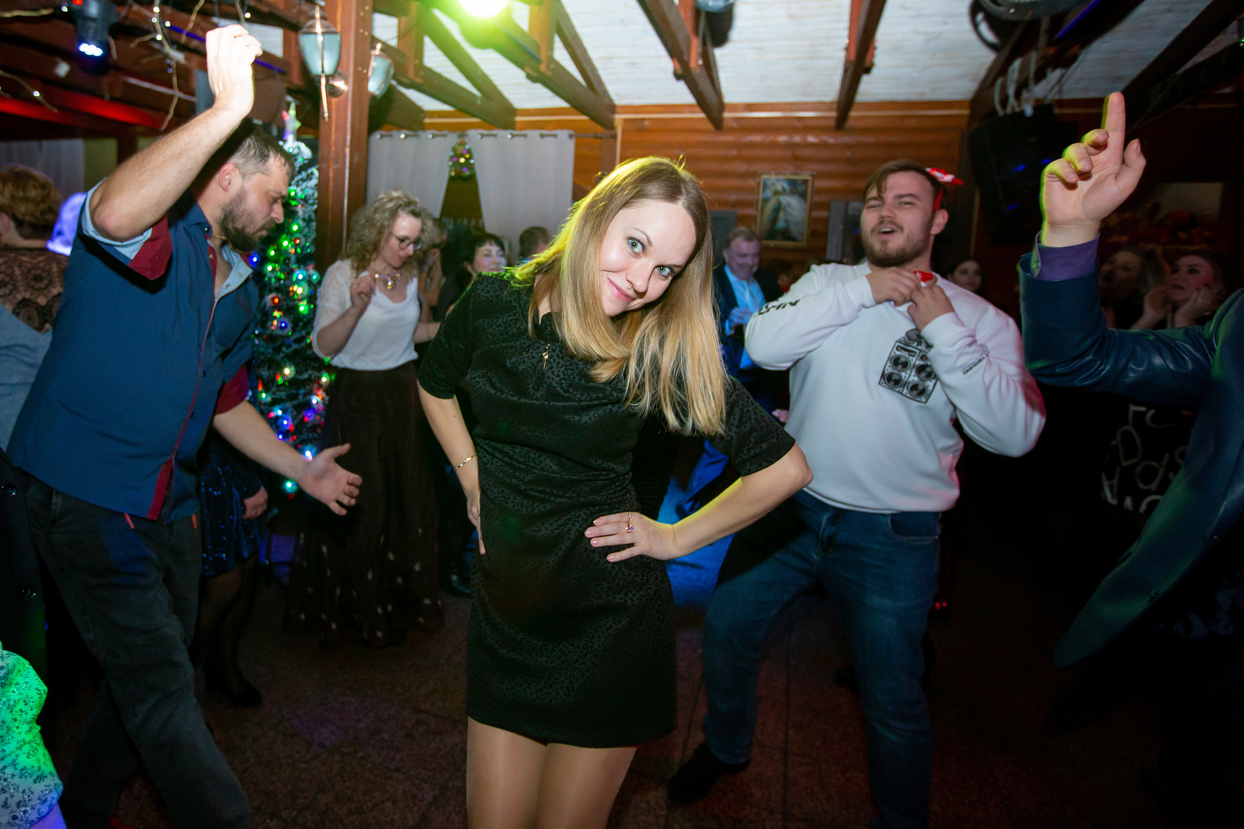 Новогодние корпоративы в кафе Карлион. Свадебный фотограф в Барановичах Вячеслав Шах-Гусейнов, фотошкола