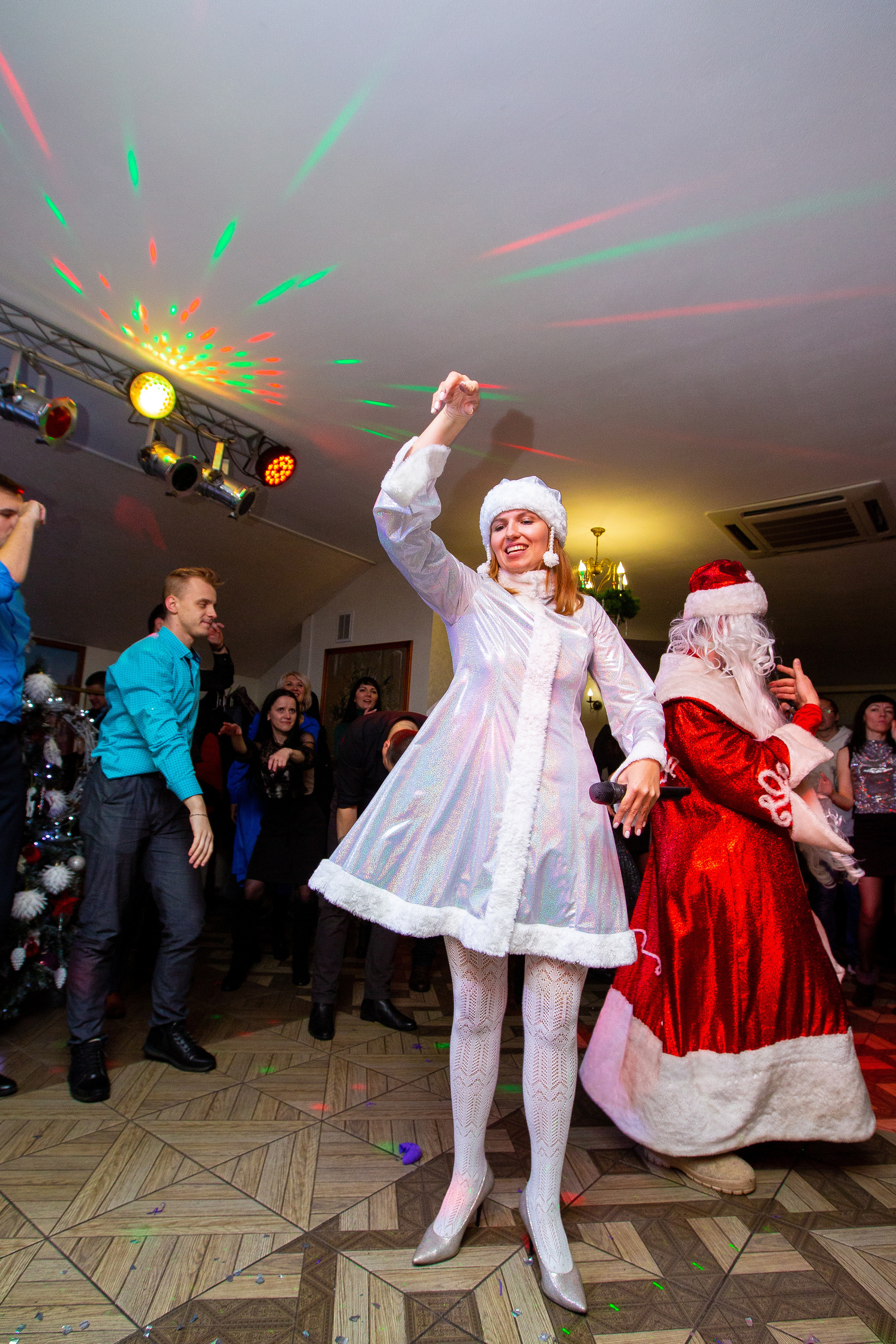 Новогодние корпоративы в кафе Карлион. Свадебный фотограф в Барановичах Вячеслав Шах-Гусейнов, фотошкола