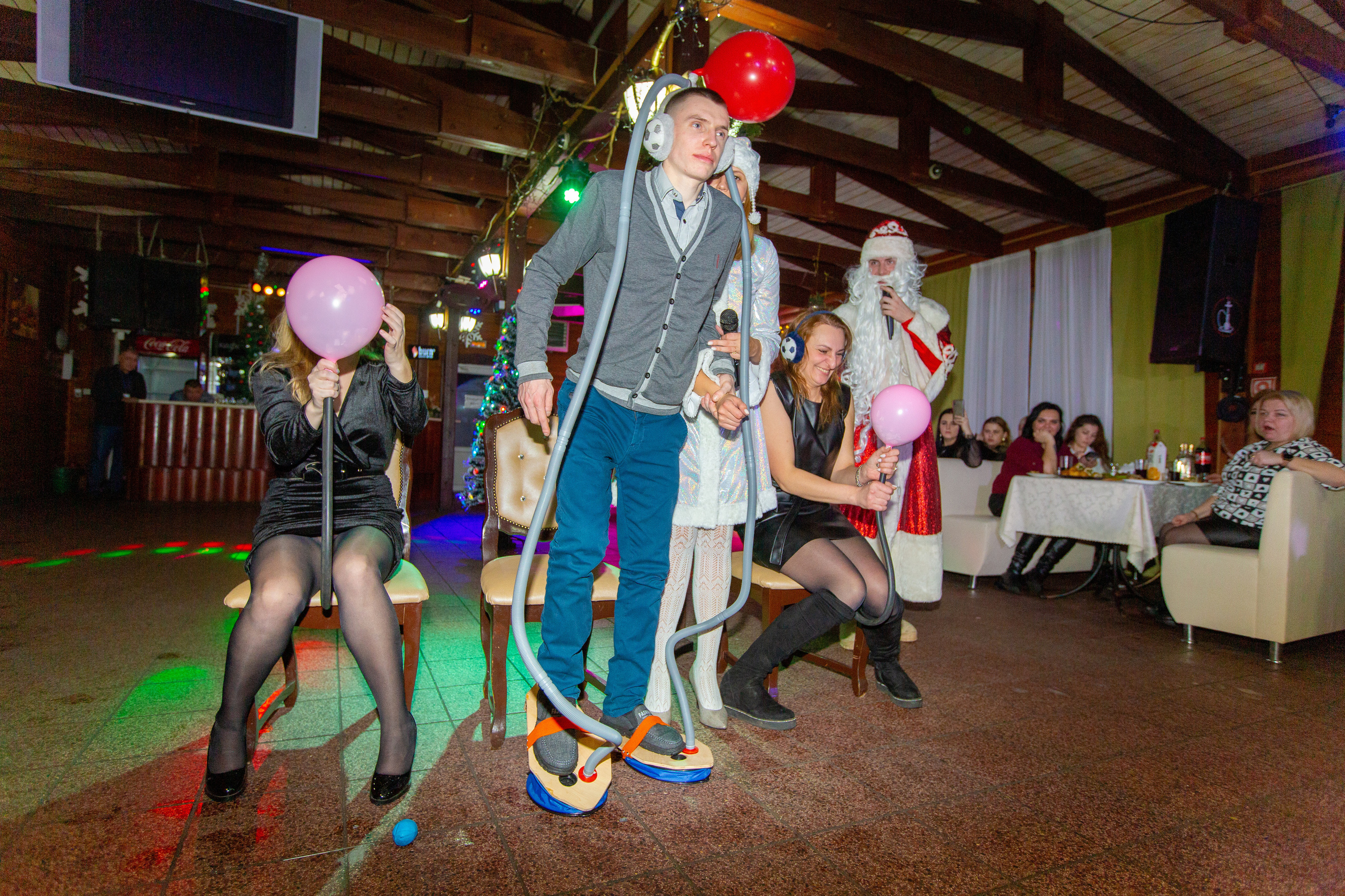 Новогодние корпоративы в кафе Карлион. Свадебный фотограф в Барановичах Вячеслав Шах-Гусейнов, фотошкола