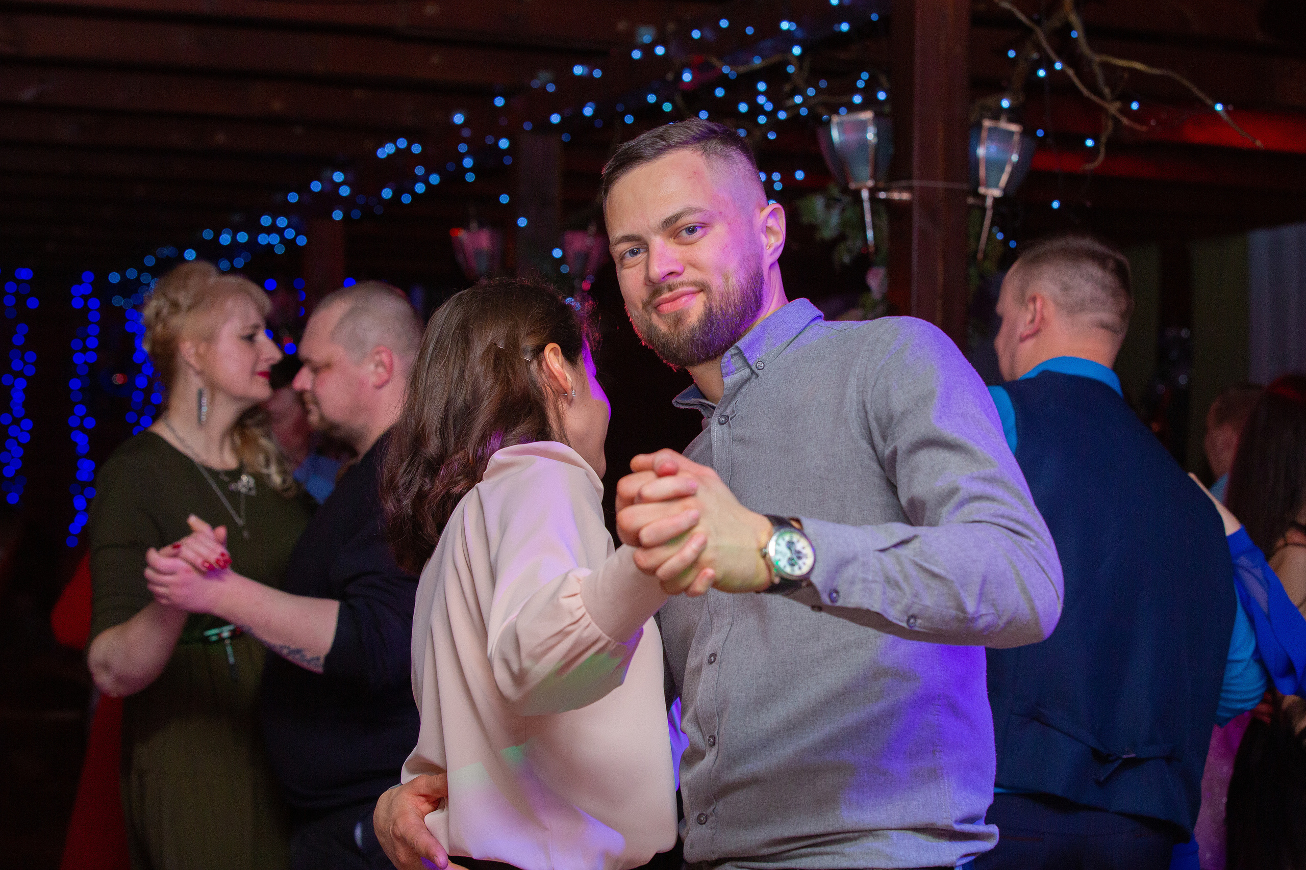 Новогодние корпоративы в кафе Карлион. Свадебный фотограф в Барановичах Вячеслав Шах-Гусейнов, фотошкола