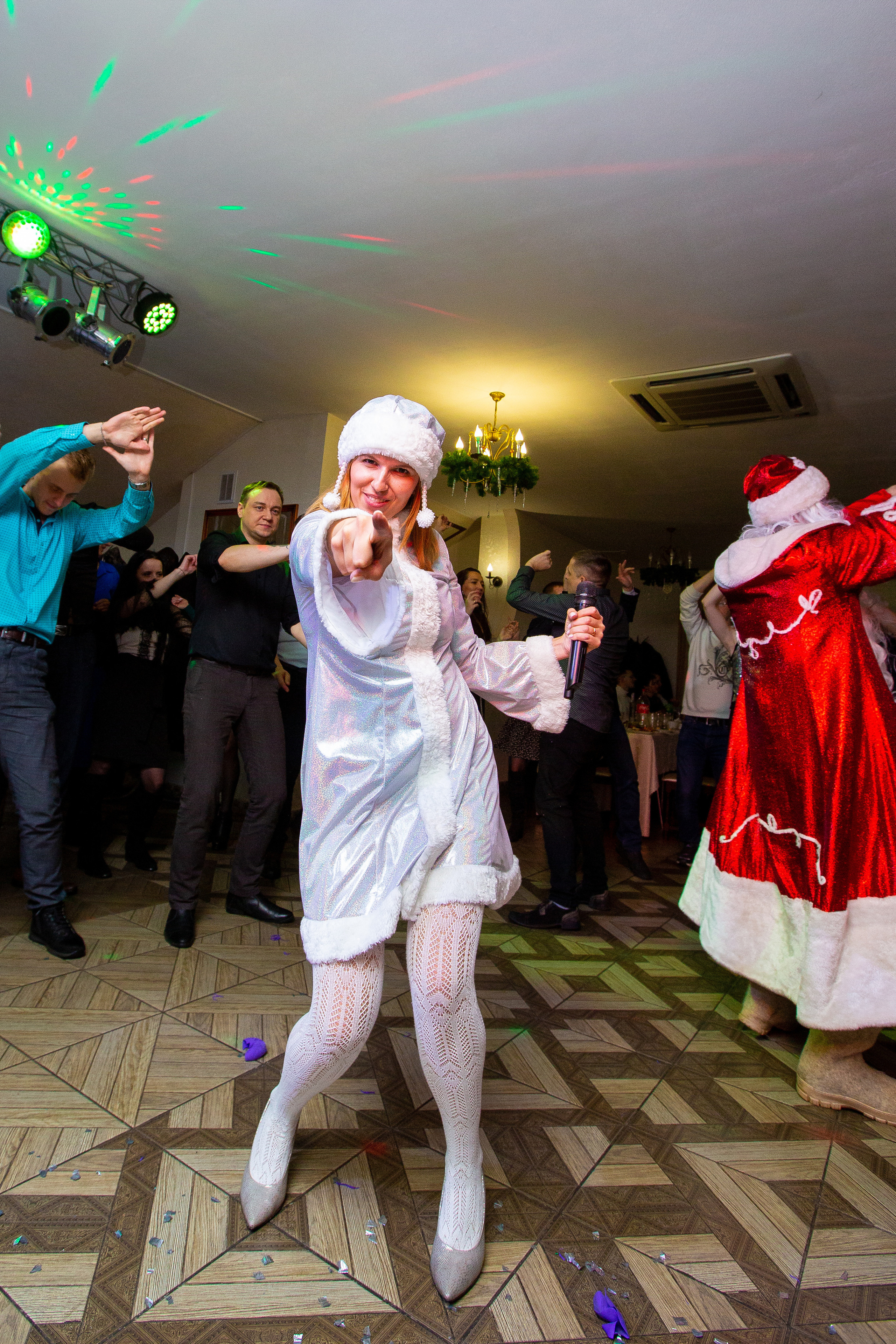 Новогодние корпоративы в кафе Карлион. Свадебный фотограф в Барановичах Вячеслав Шах-Гусейнов, фотошкола