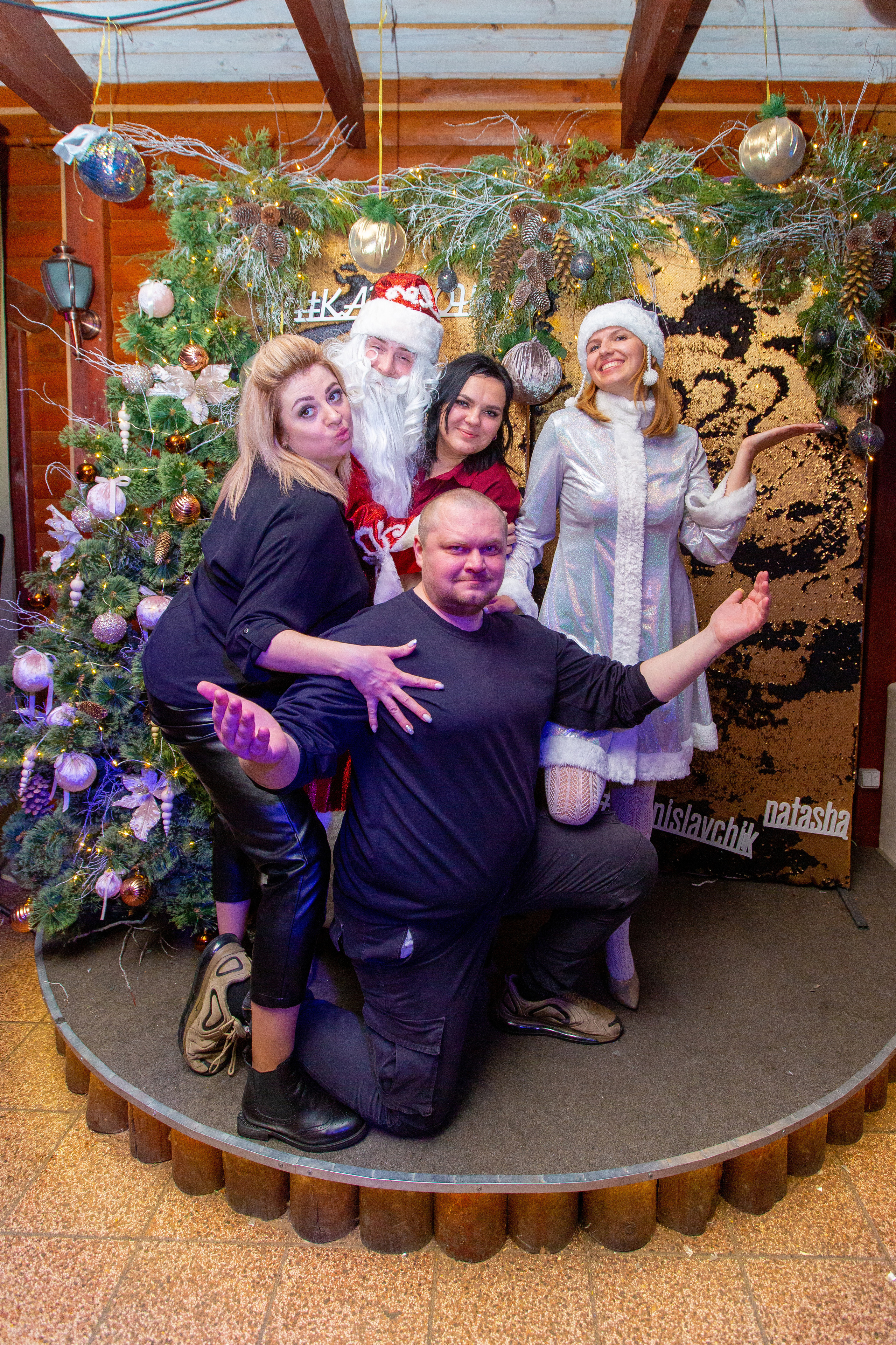 Новогодние корпоративы в кафе Карлион. Свадебный фотограф в Барановичах Вячеслав Шах-Гусейнов, фотошкола