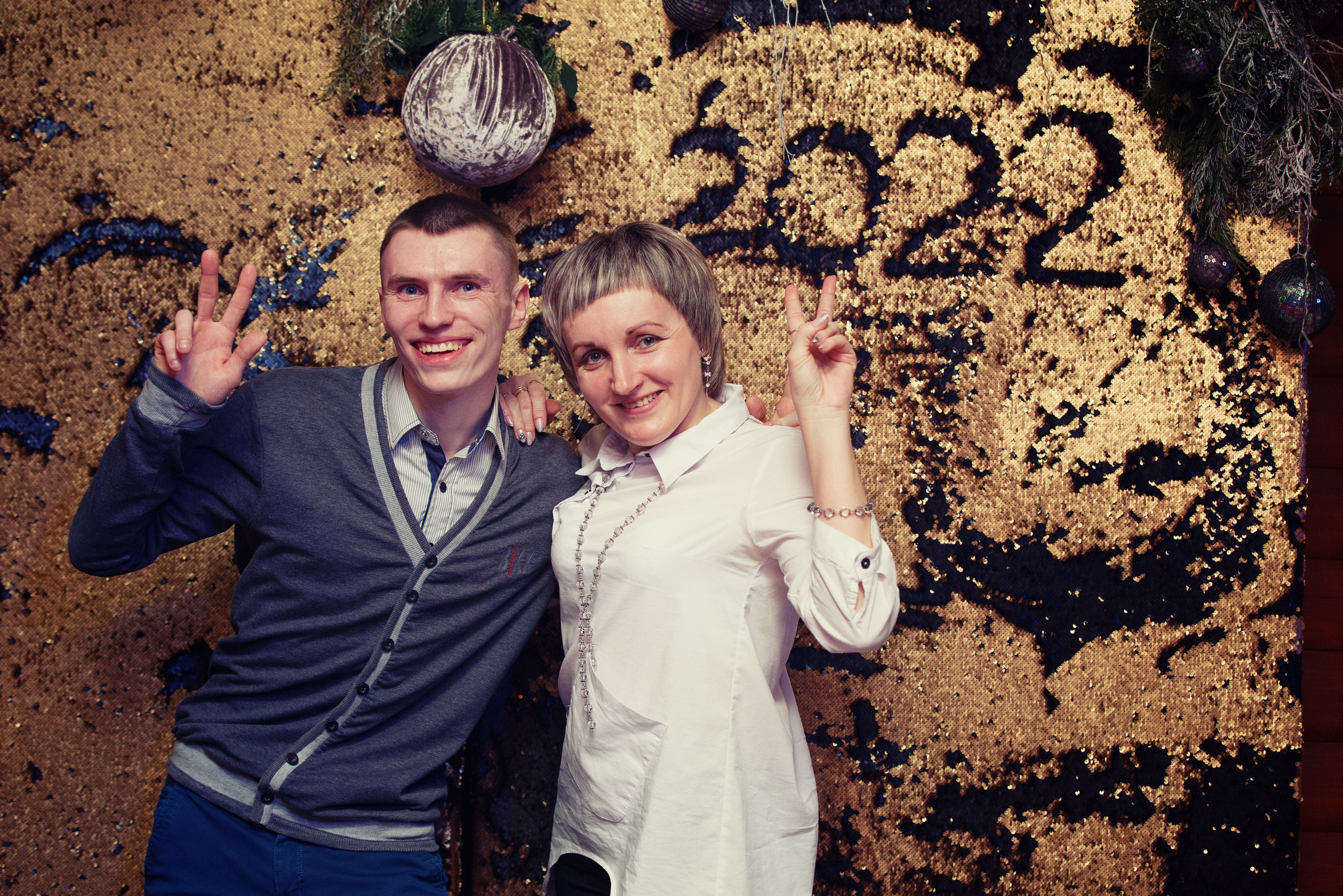 Новогодние корпоративы в кафе Карлион. Свадебный фотограф в Барановичах Вячеслав Шах-Гусейнов, фотошкола