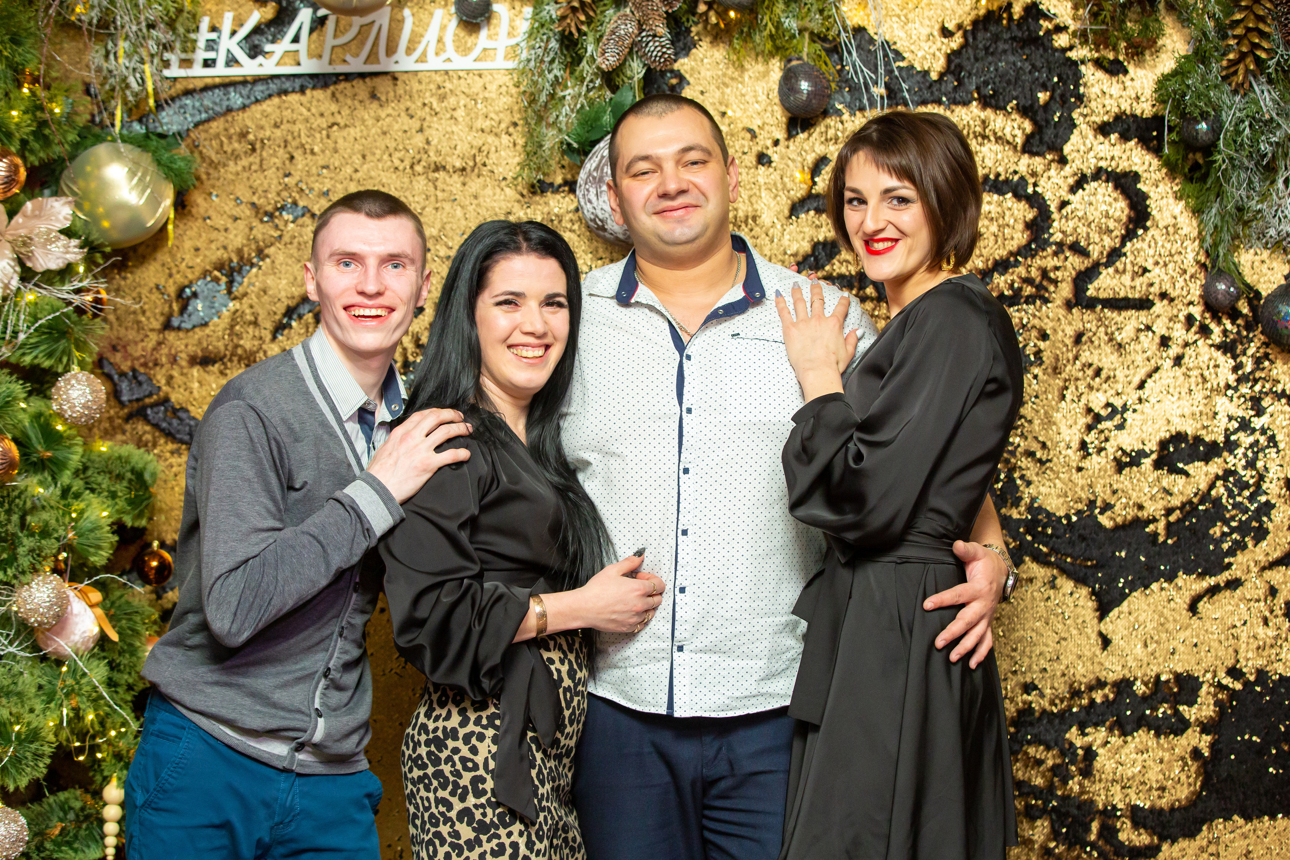 Новогодние корпоративы в кафе Карлион. Свадебный фотограф в Барановичах Вячеслав Шах-Гусейнов, фотошкола