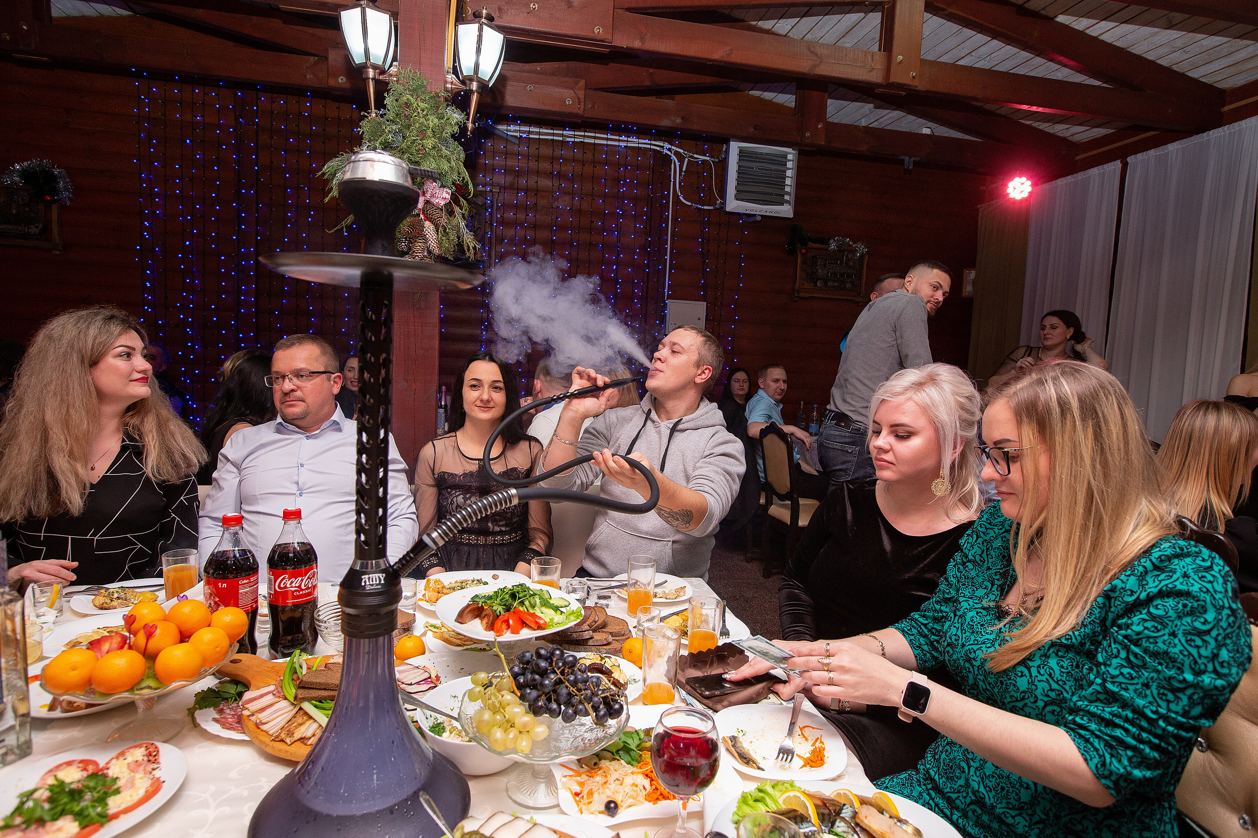 Новогодние корпоративы в кафе Карлион. Свадебный фотограф в Барановичах Вячеслав Шах-Гусейнов, фотошкола