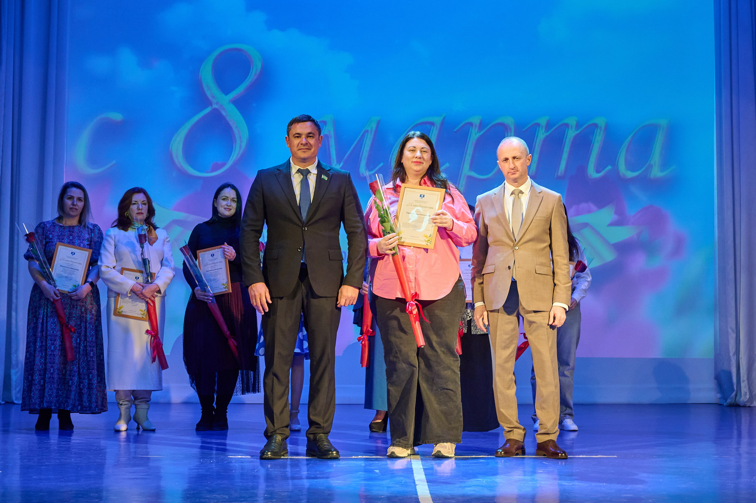 8 марта Марьина роща. Жизнь курорта Кабардинка в фотографиях