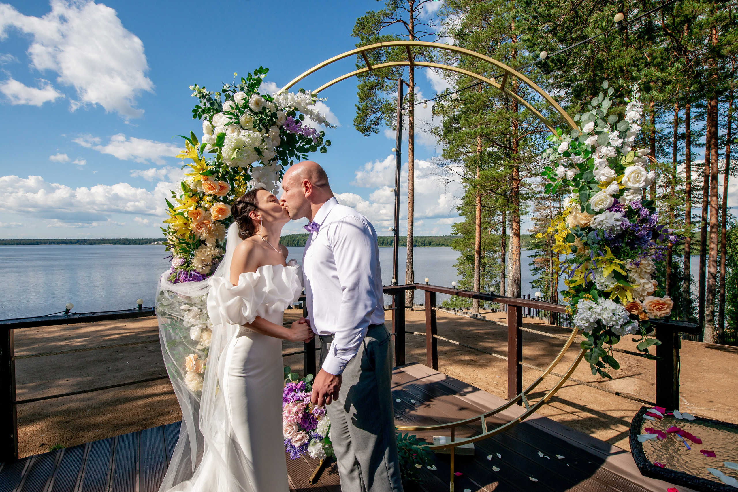 Летняя свадьба В Санкт-Петербурге и красивой выездной регистрацией Даши и Саши. Воздушная свадебная фотосессия в Петербурге. Портретный, семейный и свадебный фотограф в Санкт-Петербурге и в Пушкине Ширяев Денис